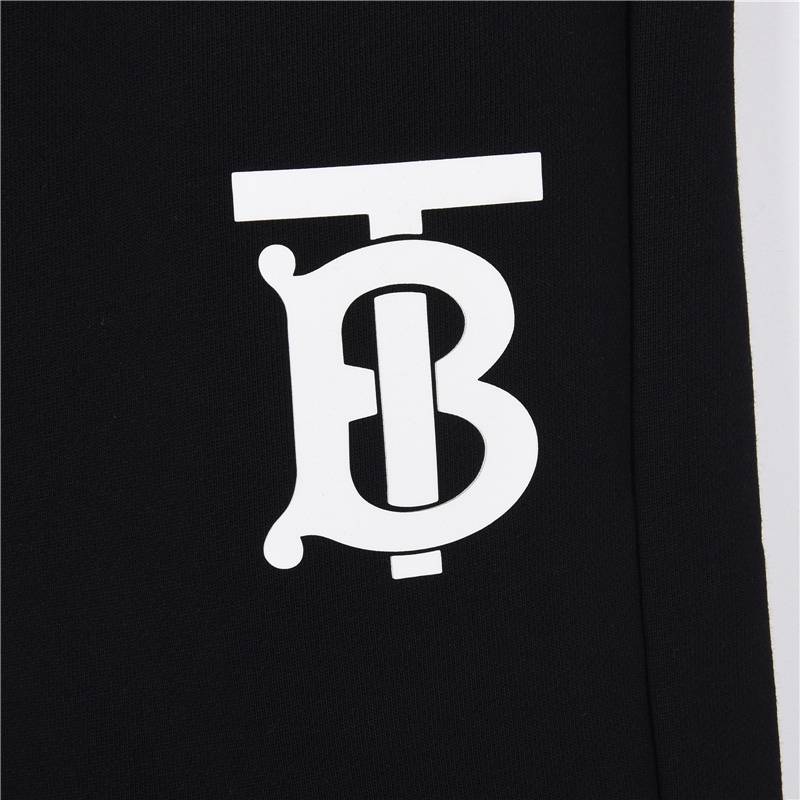 Burberry巴宝莉 经典TB限定logo立体印花短裤