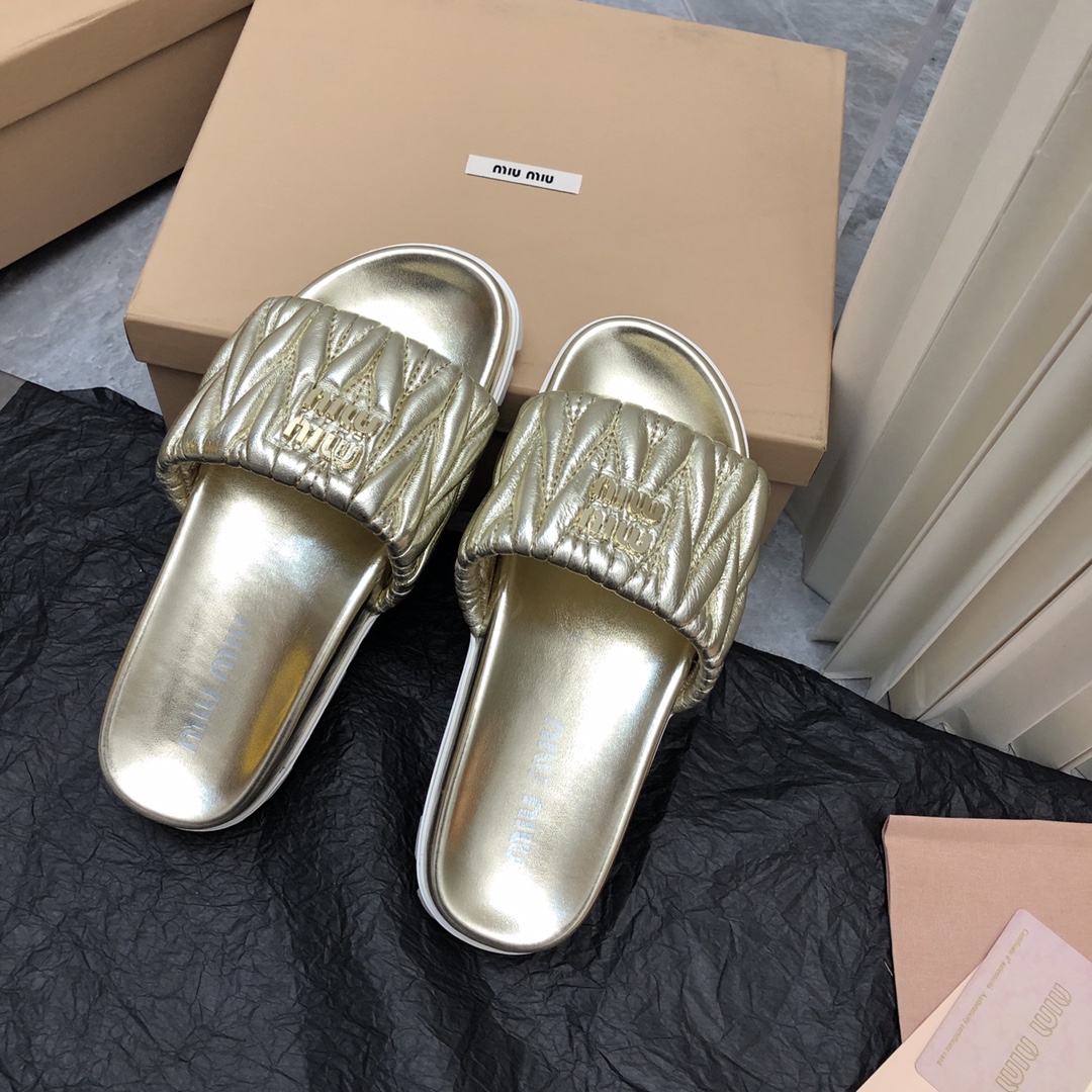 Miu Miu 2025SS Lambskin Flat Sandals & Slippers - Quilted Design 6 i1684054868 8891 3