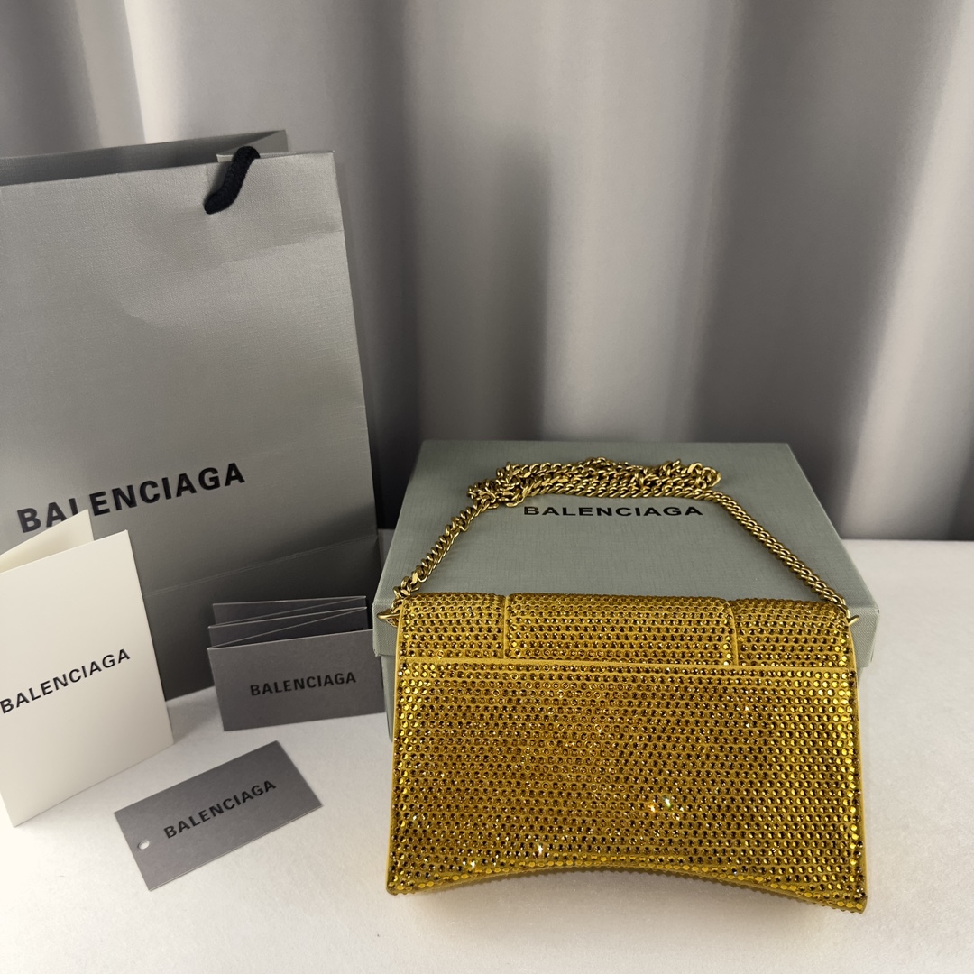 Balenciaga Style Crossbody Bag Lookbook Reference image 2