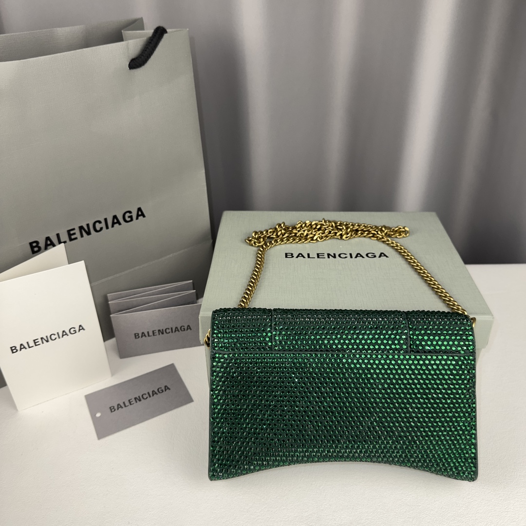Balenciaga Style Green Crossbody Bag Lookbook Reference image 2