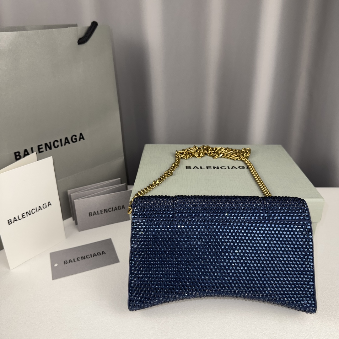 Balenciaga Style Crossbody Bag Lookbook Reference image 2