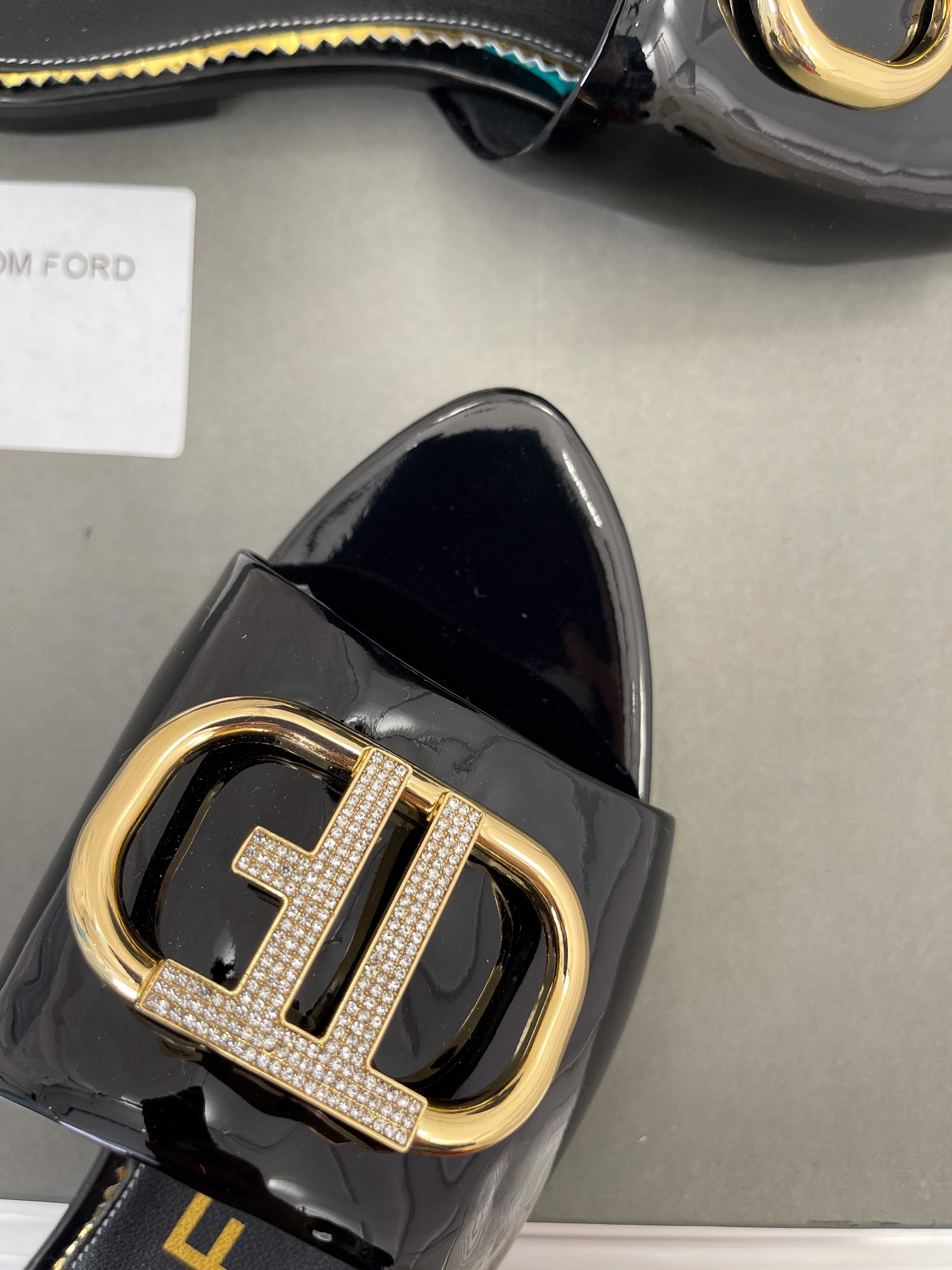 TOMFORD23S春夏新品平底拖鞋