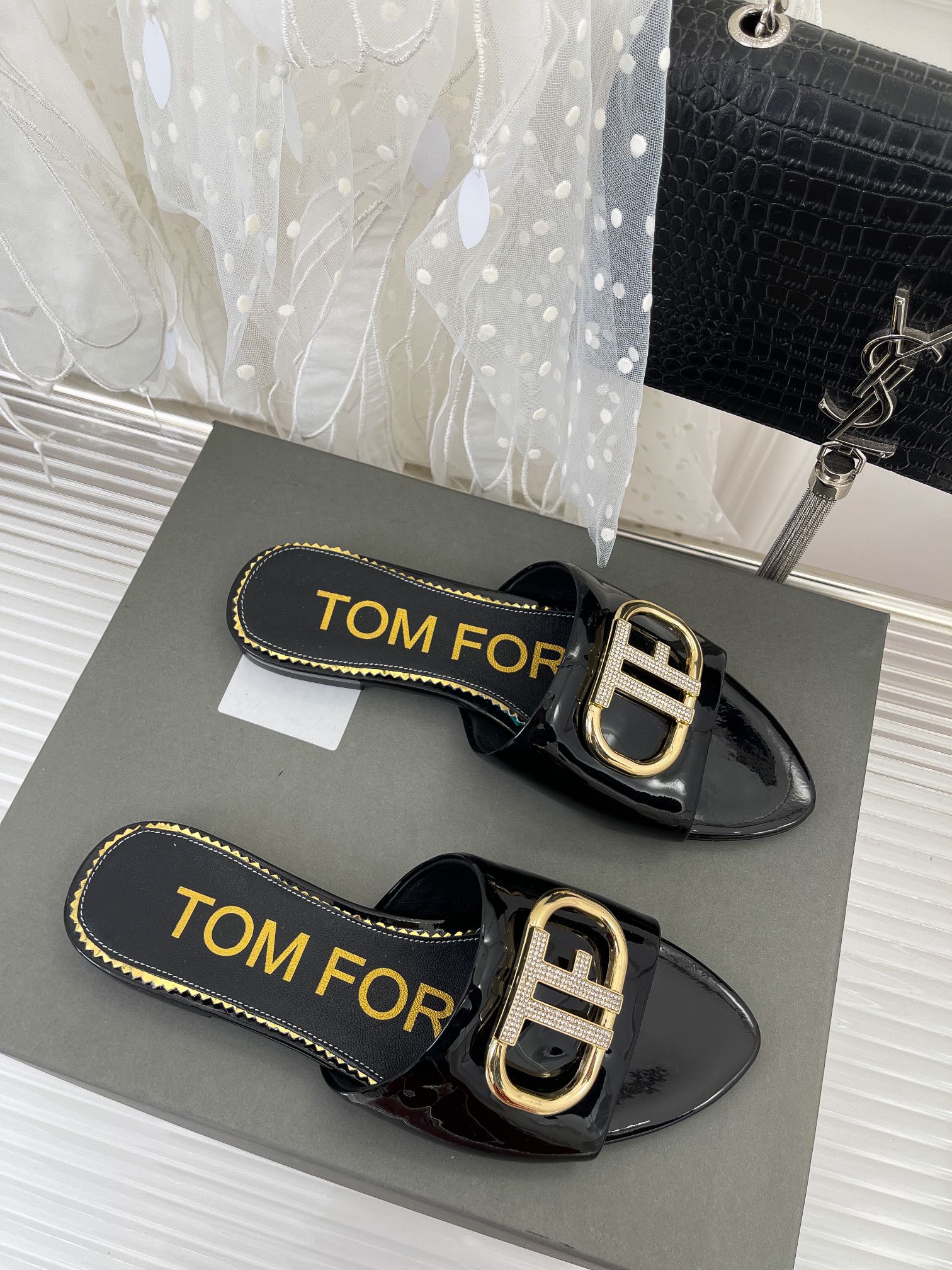 TOMFORD23S春夏新品平底拖鞋