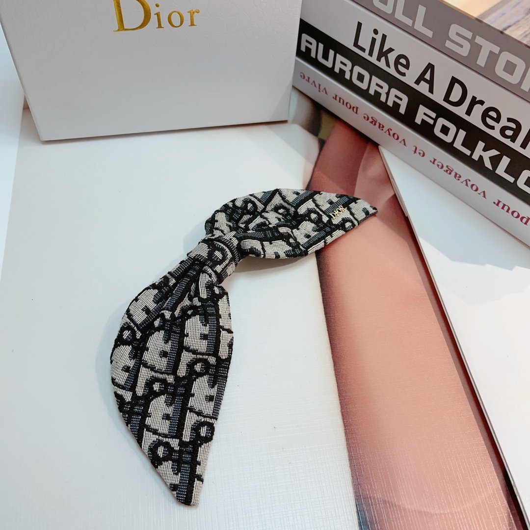 配包装Dior迪奥专柜新款发夹经典甜