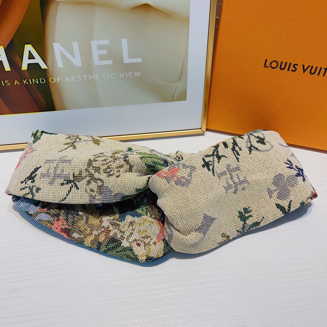 NO:282264,LV Louis Vuitton donkey hairband New European and American fashion hairband tie hairband versatile and fashionable low-key luxury (single with headband box) hair accessories, hairpins, louis vuitton, louis vuitton, louis vuitton, louis vuitton, hairpins19860909LV路易威登 驴牌发带 新款欧美时尚发带束发带 百搭时髦 低调奢华（单个配发箍盒）发饰,发夹,louis vuitton,louis vuitton,louis vuitton,hairpins,accessory
