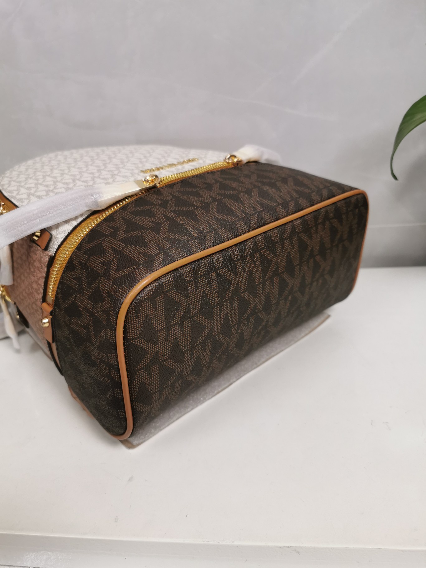 Michael Kors MK背包2拼皮3色拼，。A