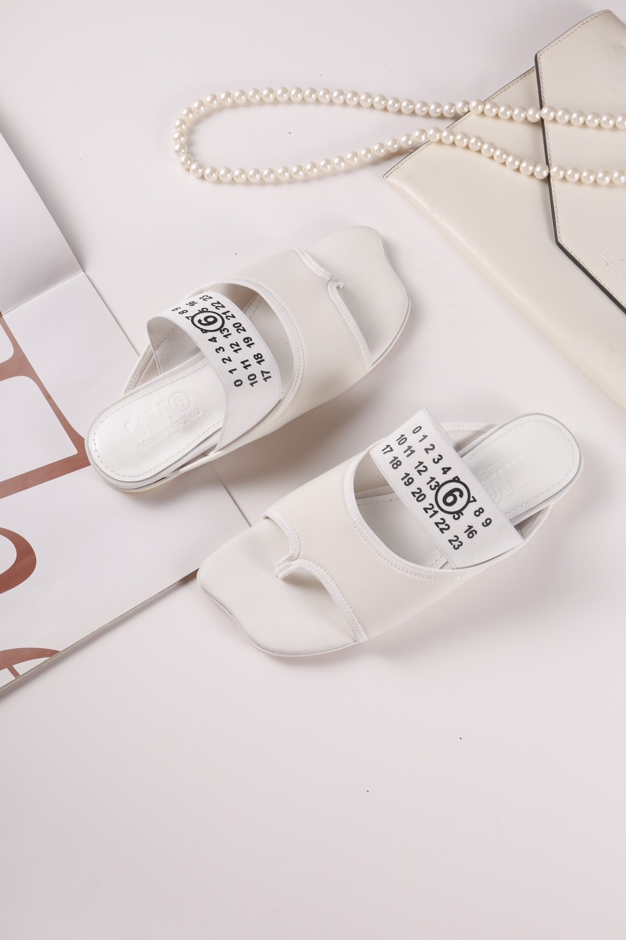 Sandalias con punta dividida Maison Margiela MM6 Lanzamiento de nuevo producto exclusivo 2023. La versión más alta del …