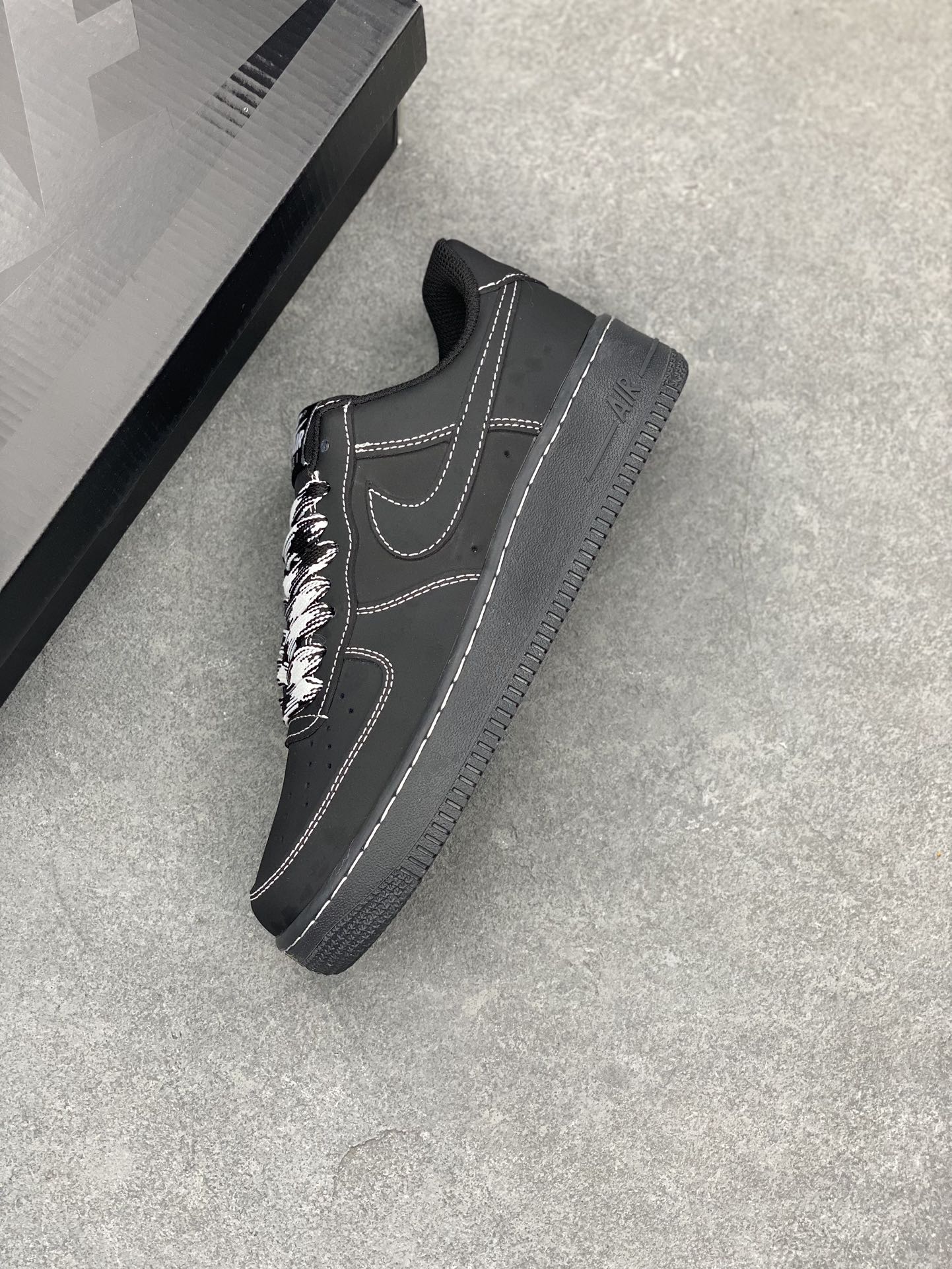 Nike Air Force 1 Low Black and White Stitching Men's and Women's Shoes 8 i1684092073 2937 6