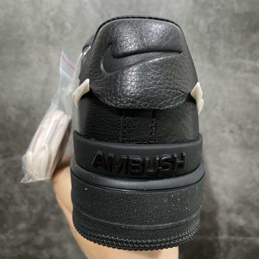 图片[4]-【渠道版】AMBUSH x NK Air Force 1 Low 空军一号低帮运动板鞋 联名大钩黑色 DV3464-001n 全套原原楦纸版 原厂Prime Asia贝利进口皮料加持 越南原大装底数据 私模大底最大开发至47.5 左右脚Logo不同 注意区分 全鞋电脑针车 工整有序 视觉效果满分 新版鞋撑改用纸团代替 原厂港宝加持完美还原灵魂版型 原盒原配从里到外百分百还原 所有细节均可匹配公司原版 发外贸可100%充正SIZE：36 36.5 37.5 38 38.5 39 40 40.5 41 42 42.5 43 44 44.5 45 46 47.5-莆田鞋批发中心