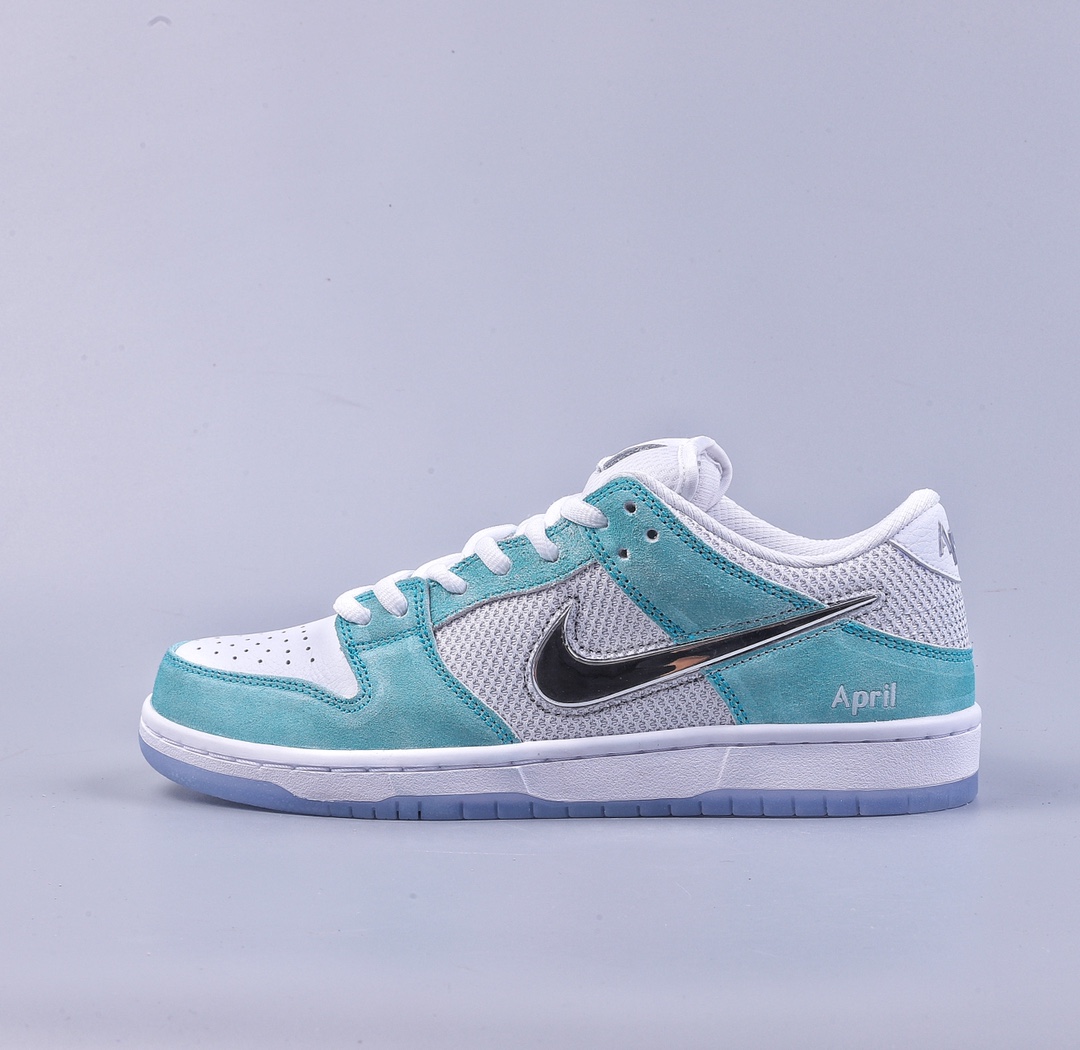 400 S2 April Skateboards x Nike SB Dunk Low 联名款 板鞋 FD2562-400