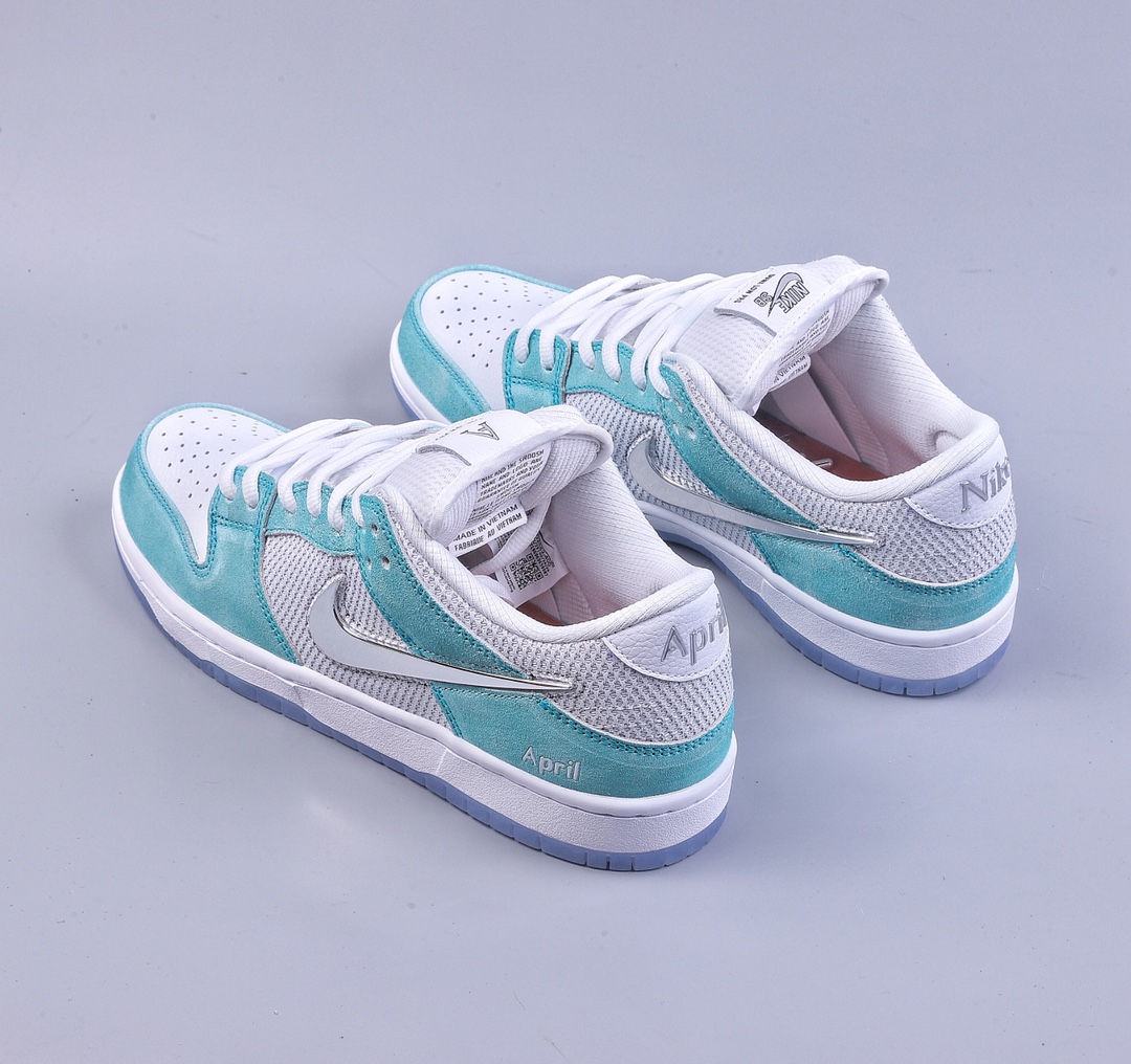 400 S2 April Skateboards x Nike SB Dunk Low 联名款 板鞋 FD2562-400