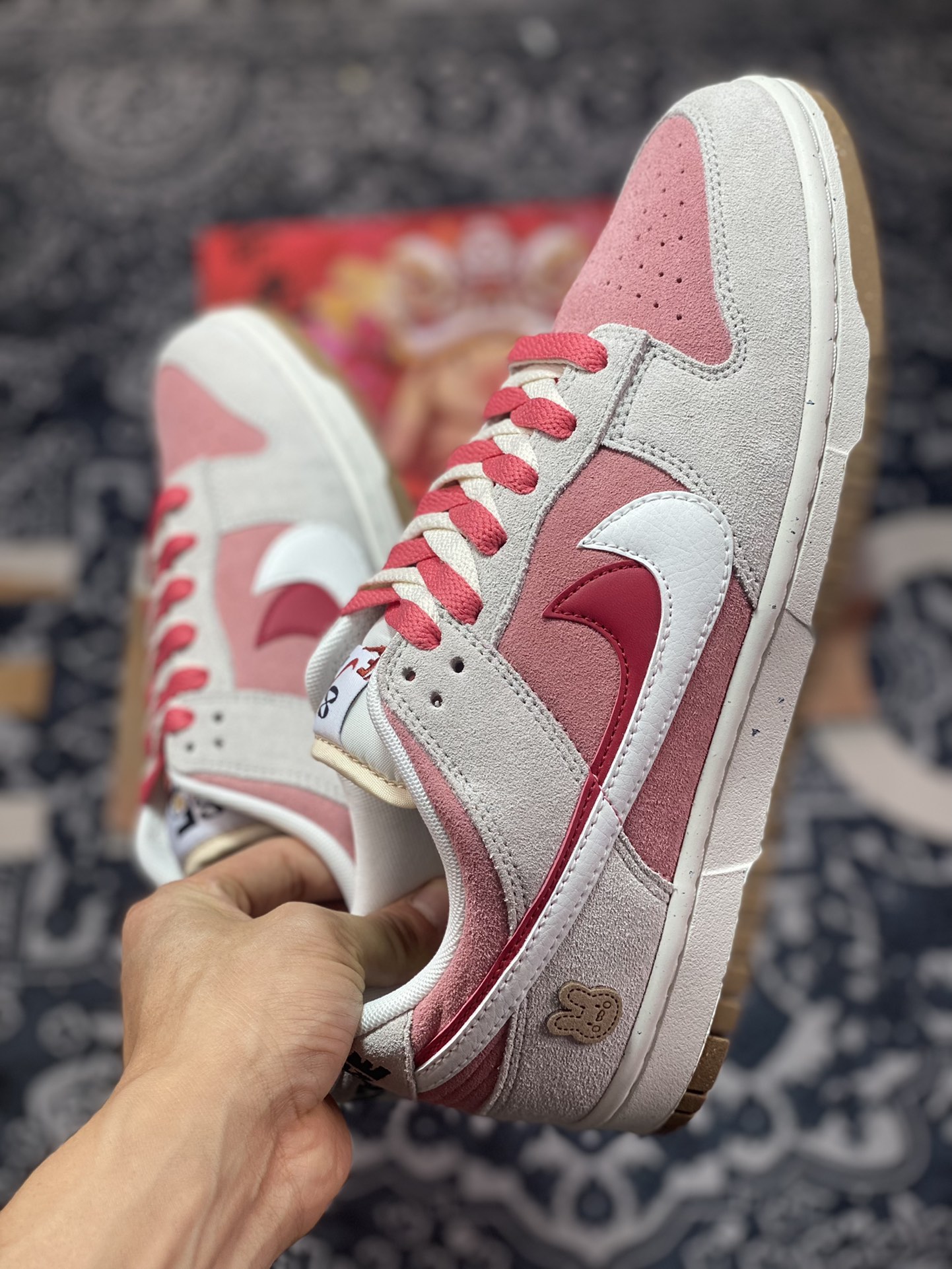 Nike SB Dunk Low SE”85 Double Swoosh/Grey/Pink/Rabbit”扣篮系列低帮板鞋“麂皮浅灰粉红双钩小兔”DO9457-100