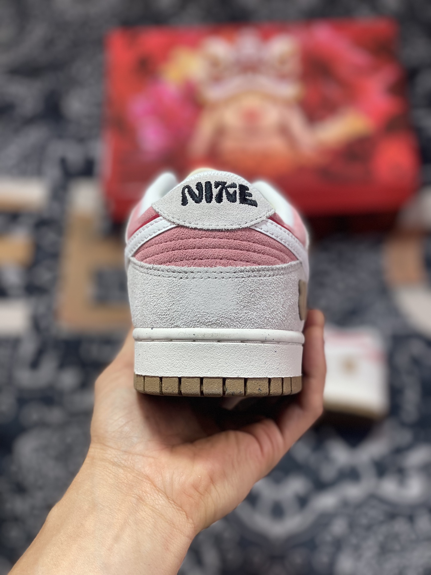 Nike SB Dunk Low SE”85 Double Swoosh/Grey/Pink/Rabbit”扣篮系列低帮板鞋“麂皮浅灰粉红双钩小兔”DO9457-100