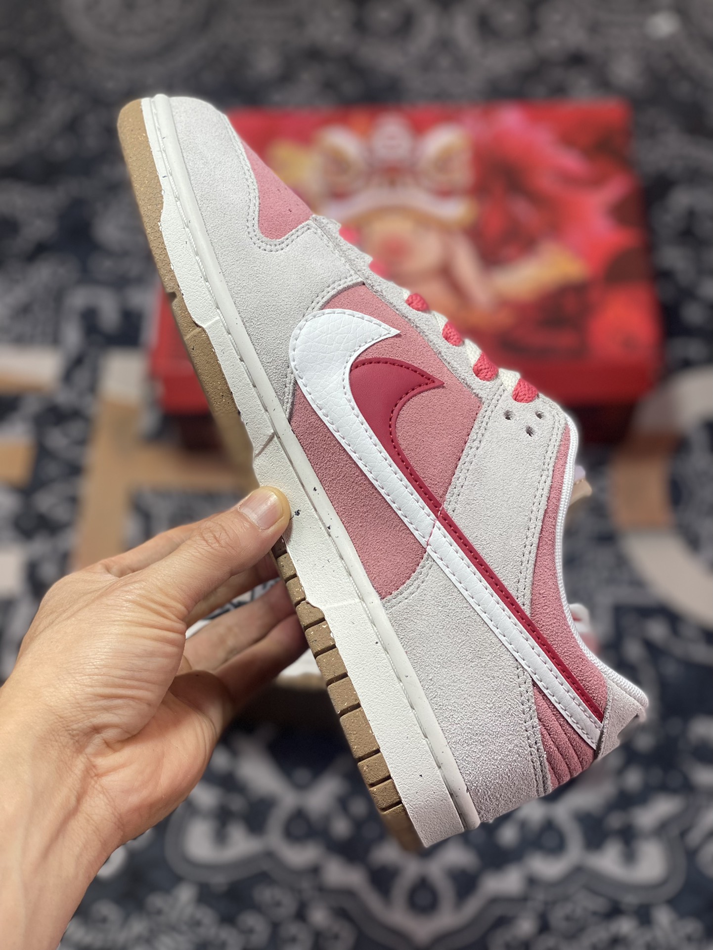 Nike SB Dunk Low SE”85 Double Swoosh/Grey/Pink/Rabbit”扣篮系列低帮板鞋“麂皮浅灰粉红双钩小兔”DO9457-100