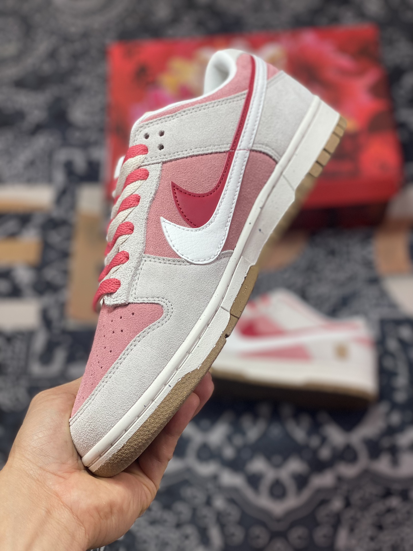 Nike SB Dunk Low SE”85 Double Swoosh/Grey/Pink/Rabbit”扣篮系列低帮板鞋“麂皮浅灰粉红双钩小兔”DO9457-100