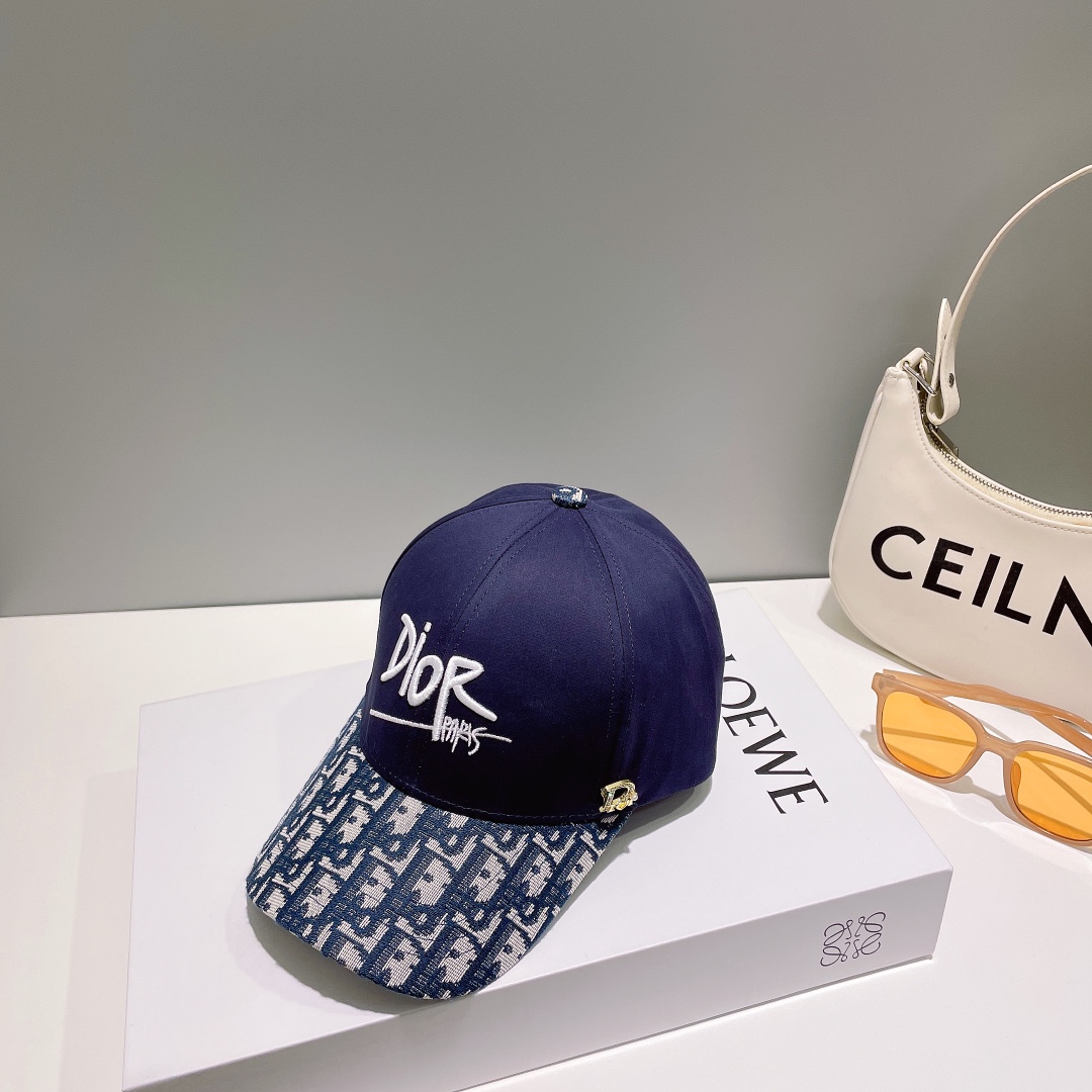 Dior迪奥新款刺绣字母帆布棒球帽