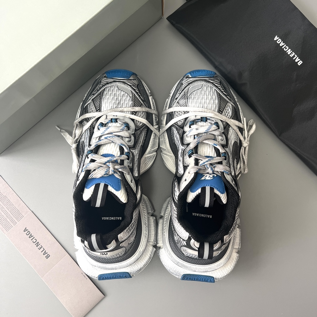 Balenciaga 纯 本Balenciaga Phantom Sneaker 巴黎世家全新做旧十代银蓝潮流跑鞋 在延续 Track Trainer 户外轮廓和复杂鞋面结构的同时