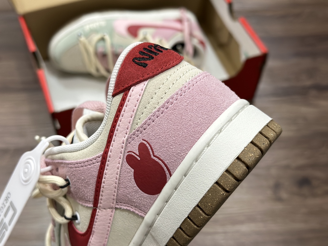 220 NIKE SB Dunk Low 低帮休闲运动鞋 DO9457-136