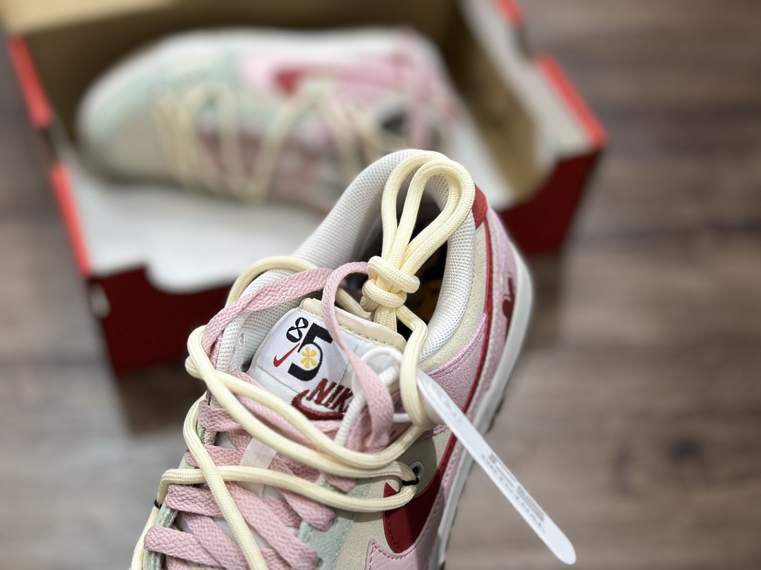 220 NIKE SB Dunk Low 低帮休闲运动鞋 DO9457-136