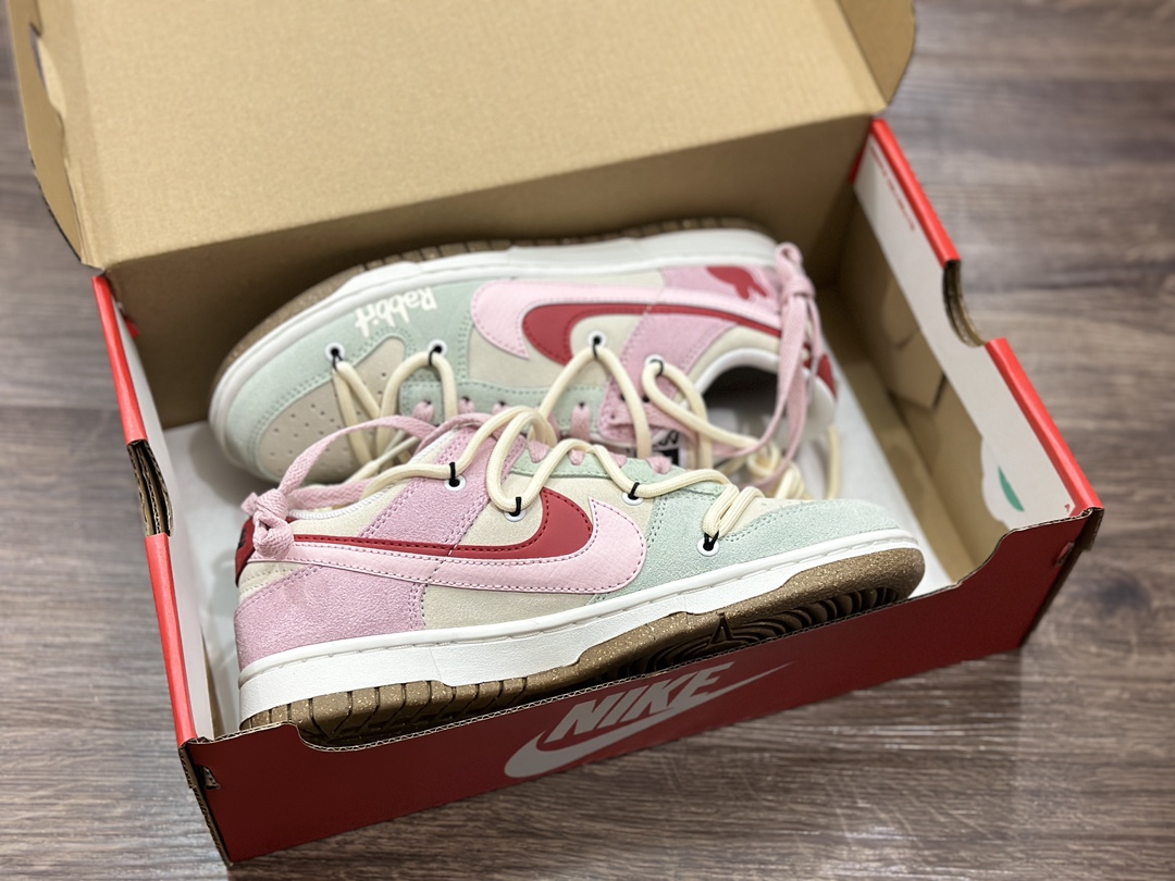 220 NIKE SB Dunk Low 低帮休闲运动鞋 DO9457-136