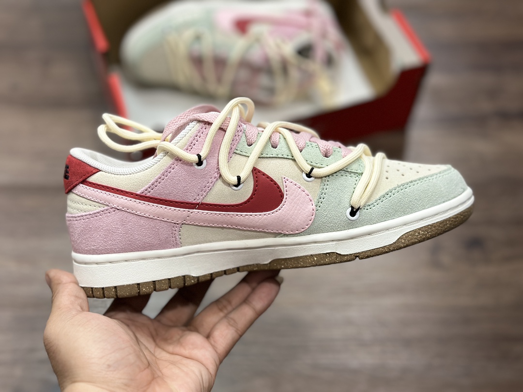 220 NIKE SB Dunk Low 低帮休闲运动鞋 DO9457-136