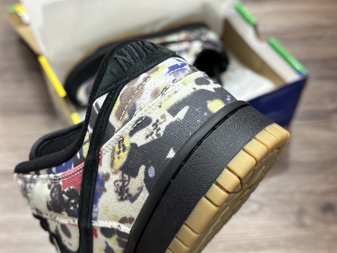 260 NIKE SB Dunk Low 低帮休闲运动鞋 FD8778-001