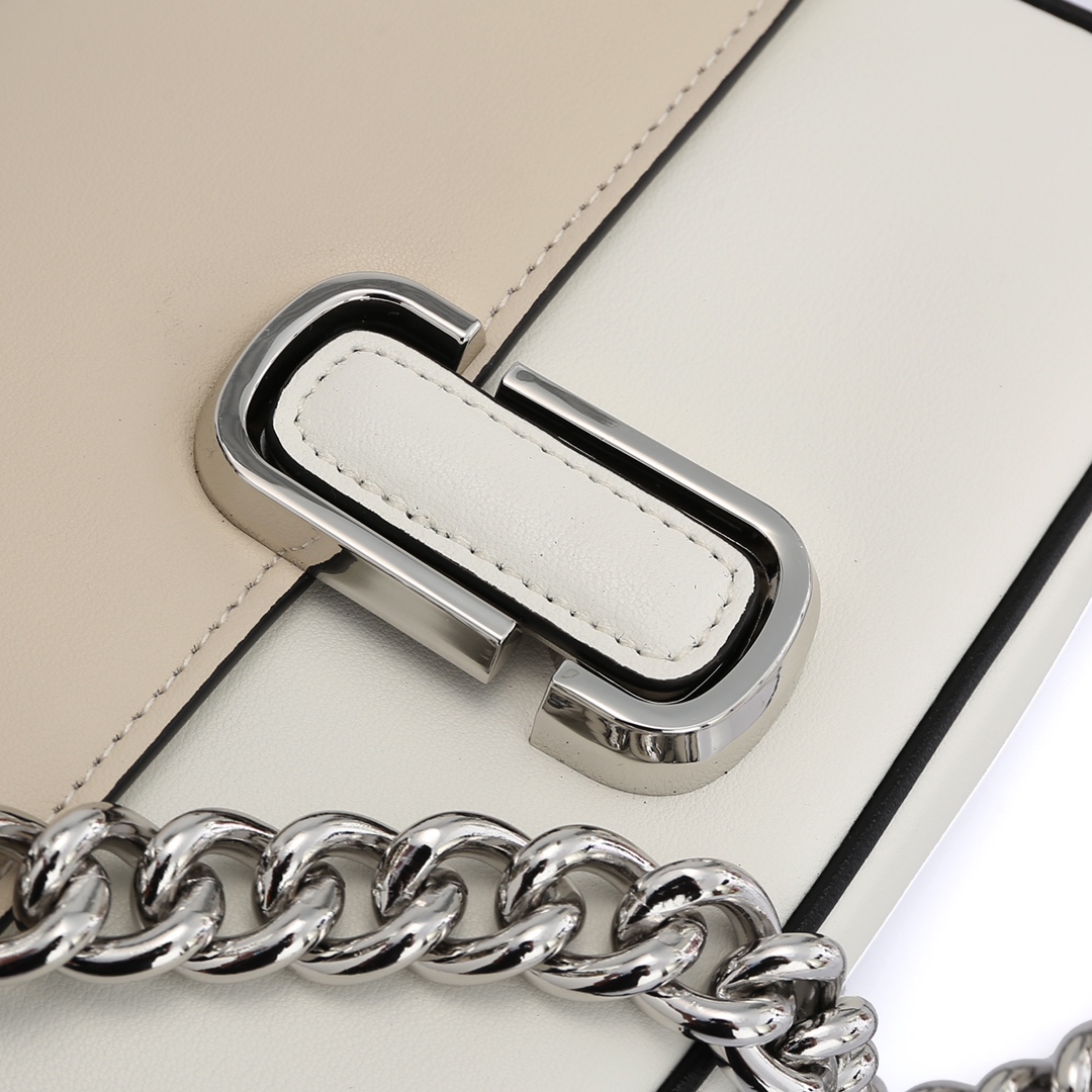 MJ秋冬新款，明星同款超热卖款；可单肩斜挎手提 链条可拆卸 长肩带可拆卸可调节长短 二条肩带可随意搭配 