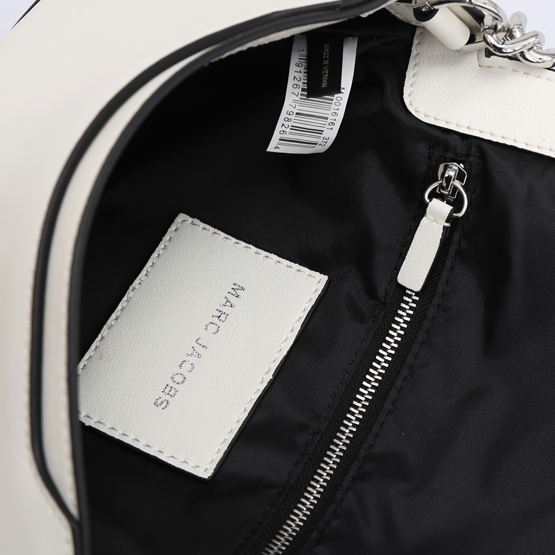 MJ秋冬新款，明星同款超热卖款；可单肩斜挎手提 链条可拆卸 长肩带可拆卸可调节长短 二条肩带可随意搭配 