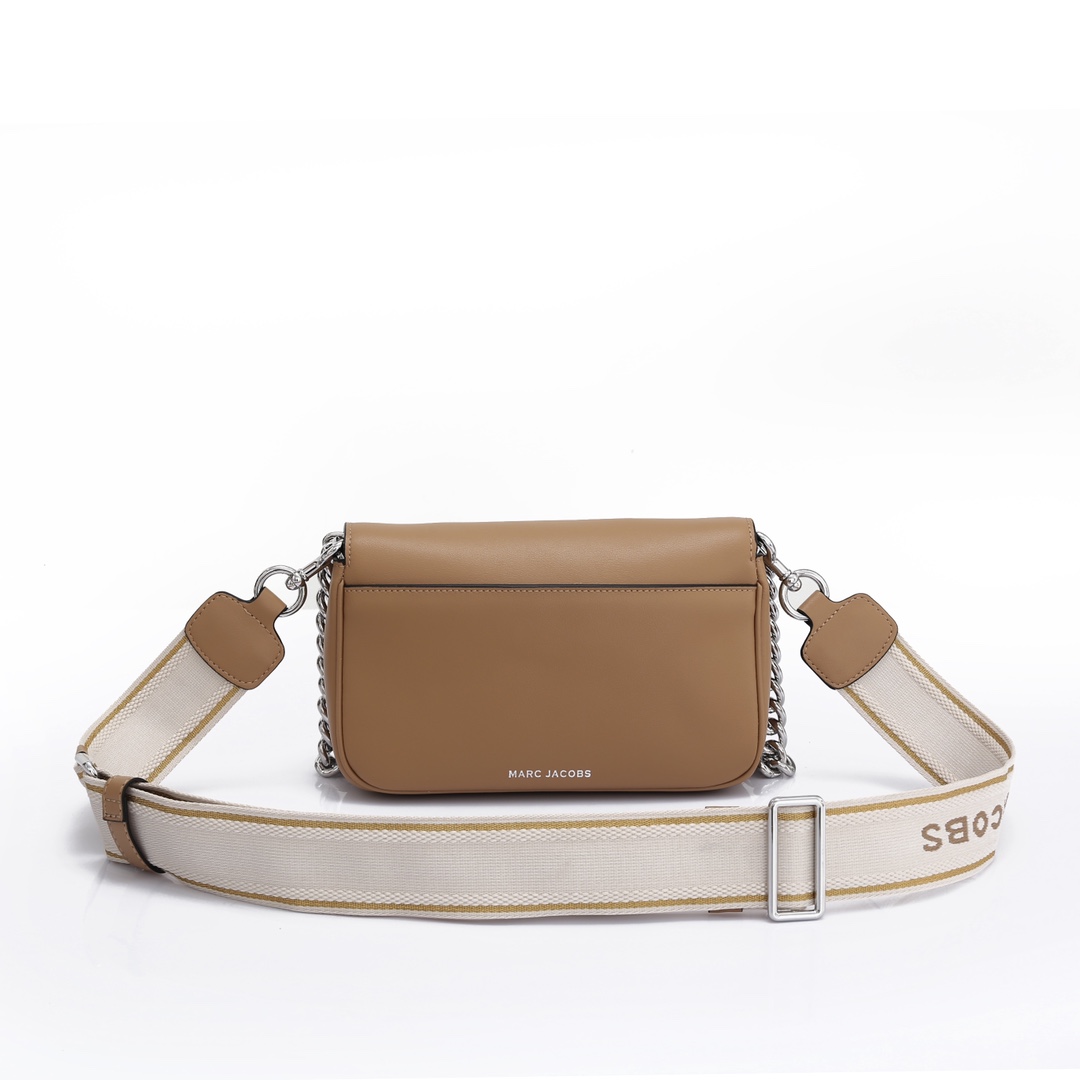 MJ秋冬新款，明星同款超热卖款；可单肩斜挎手提 链条可拆卸 长肩带可拆卸可调节长短 二条肩带可随意搭配 