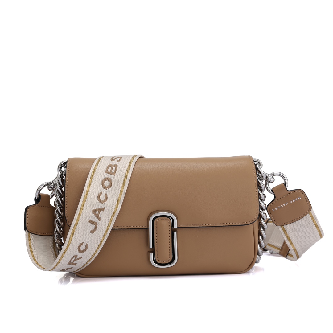 MJ秋冬新款，明星同款超热卖款；可单肩斜挎手提 链条可拆卸 长肩带可拆卸可调节长短 二条肩带可随意搭配 