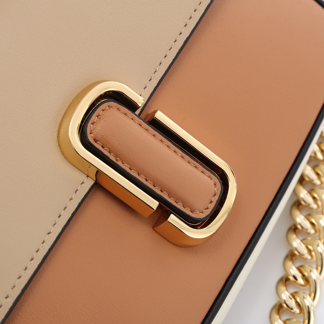 MJ秋冬新款，明星同款超热卖款；可单肩斜挎手提 链条可拆卸 长肩带可拆卸可调节长短 二条肩带可随意搭配 