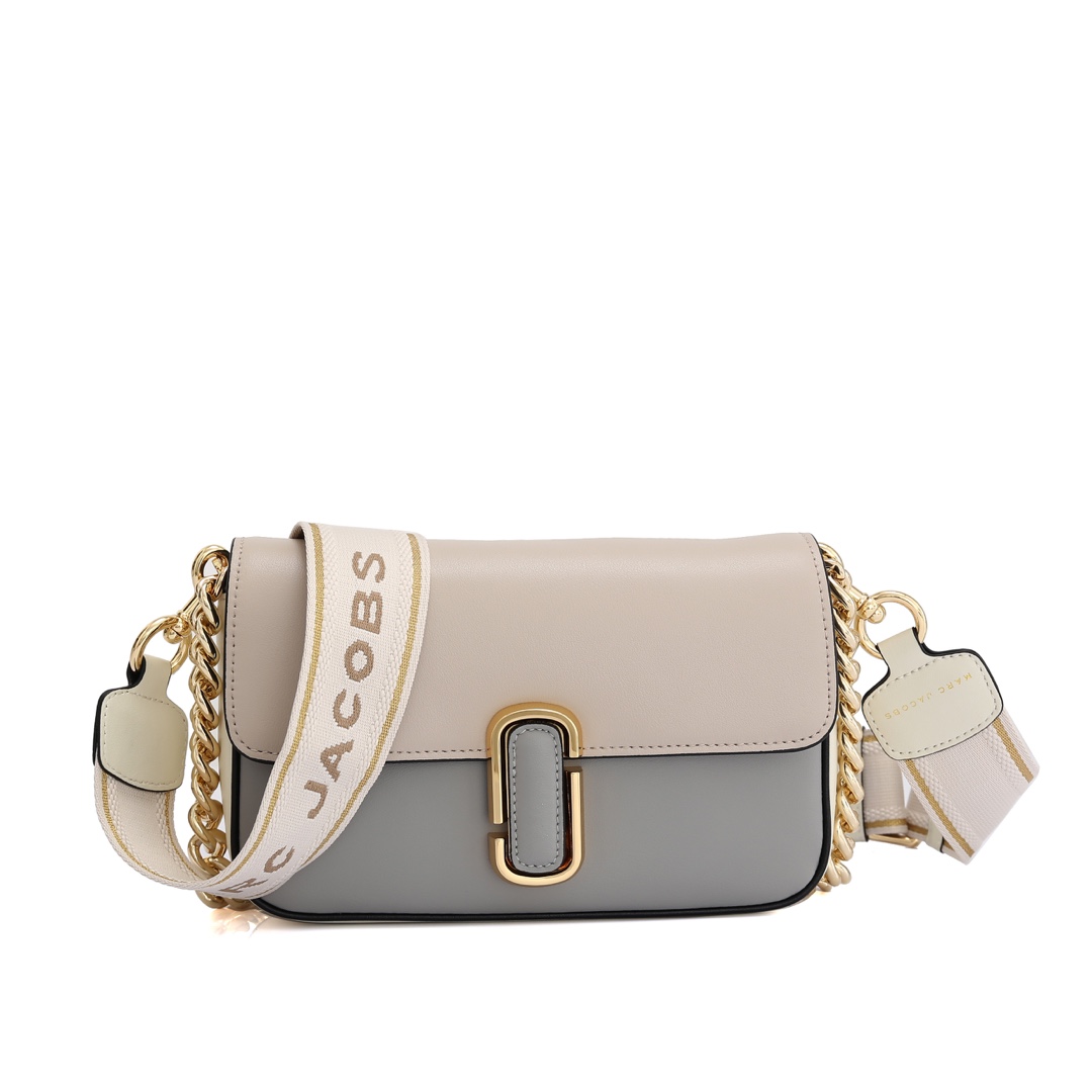 MJ秋冬新款，明星同款超热卖款；可单肩斜挎手提 链条可拆卸 长肩带可拆卸可调节长短 二条肩带可随意搭配 