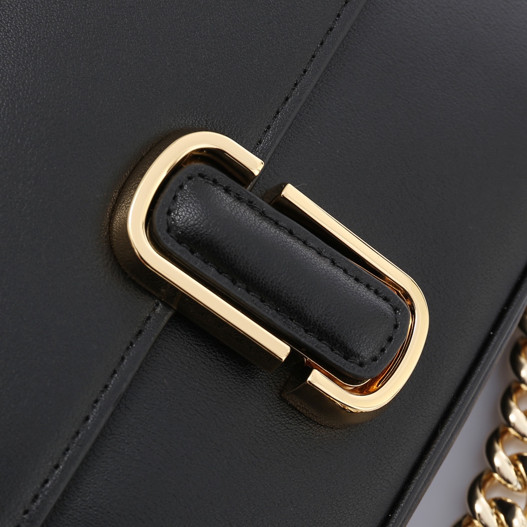 MJ秋冬新款，明星同款超热卖款；可单肩斜挎手提 链条可拆卸 长肩带可拆卸可调节长短 二条肩带可随意搭配 