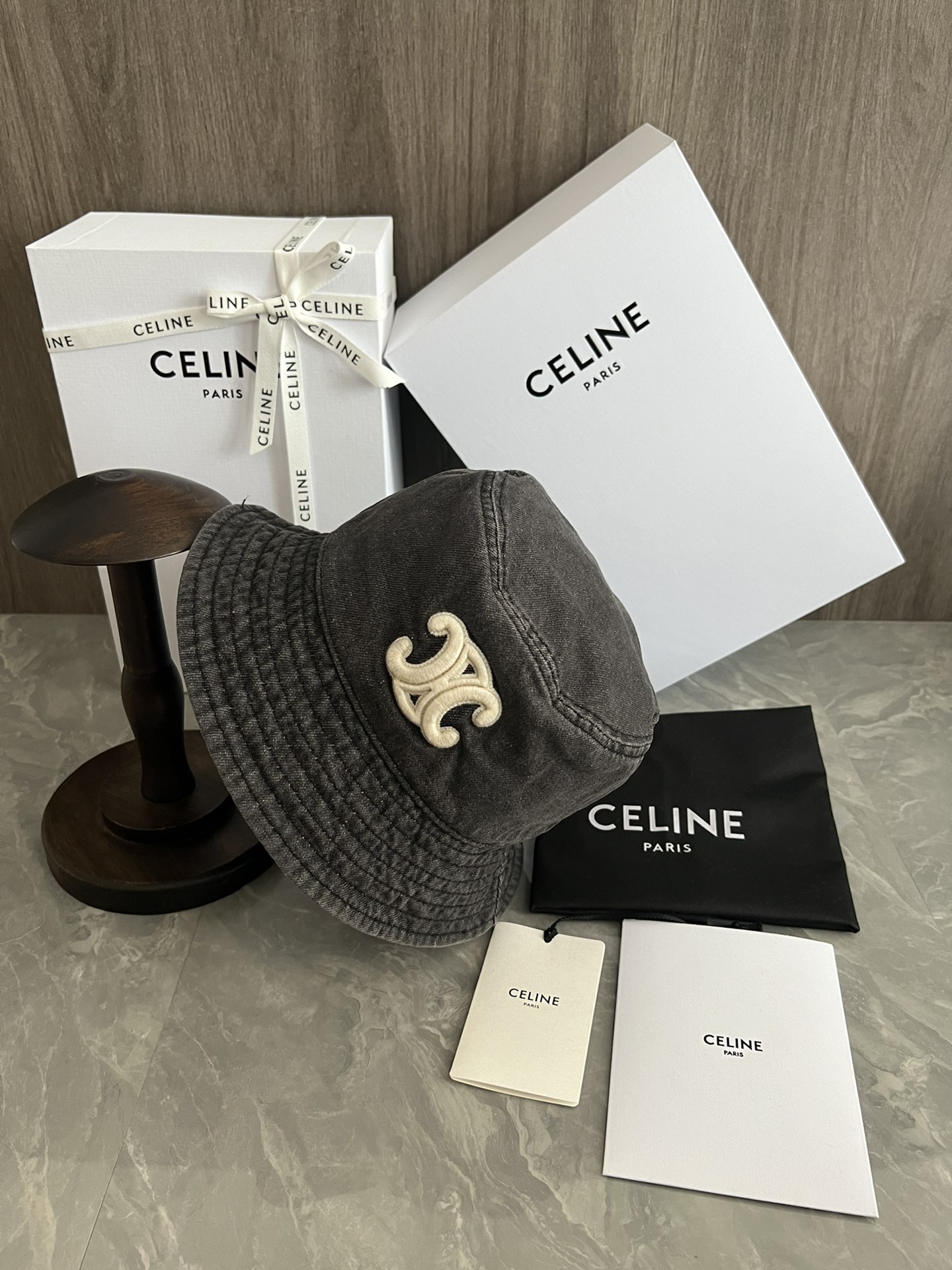 Celine Cappelli Cappello a Secchiello Ricamo Cotone Denim