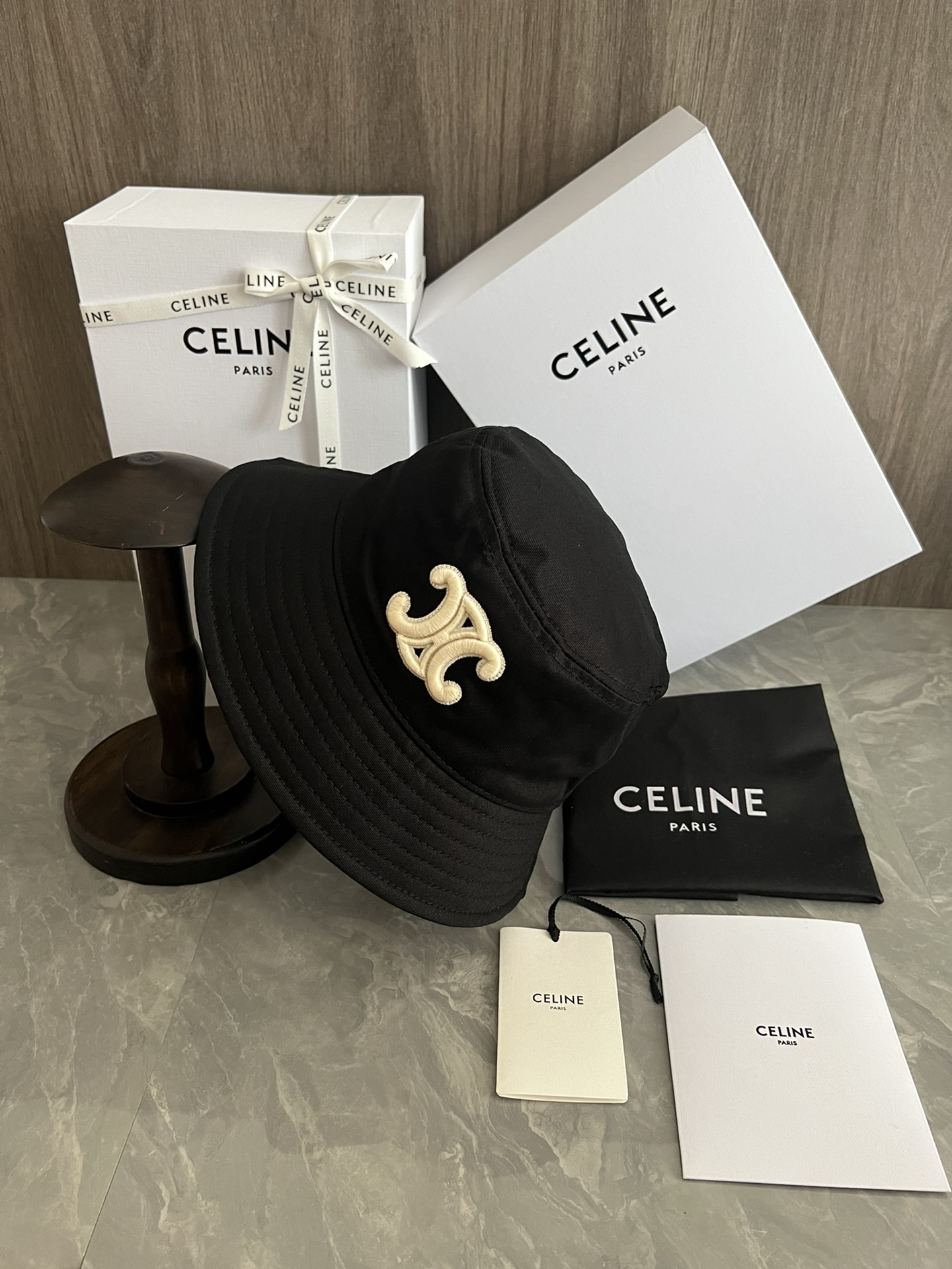 Dove dovrei acquistare replica
 Celine Cappelli Cappello a Secchiello Replica online
 Ricamo Cotone Denim