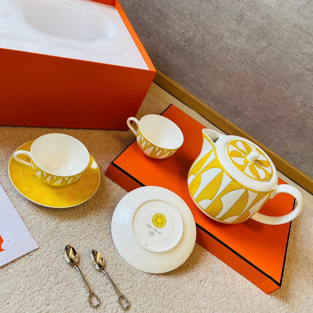 爱马仕 Hermès 高定典藏名品高定成衣时装外套连衣裙衬衫T恤 #47A8AE01 8