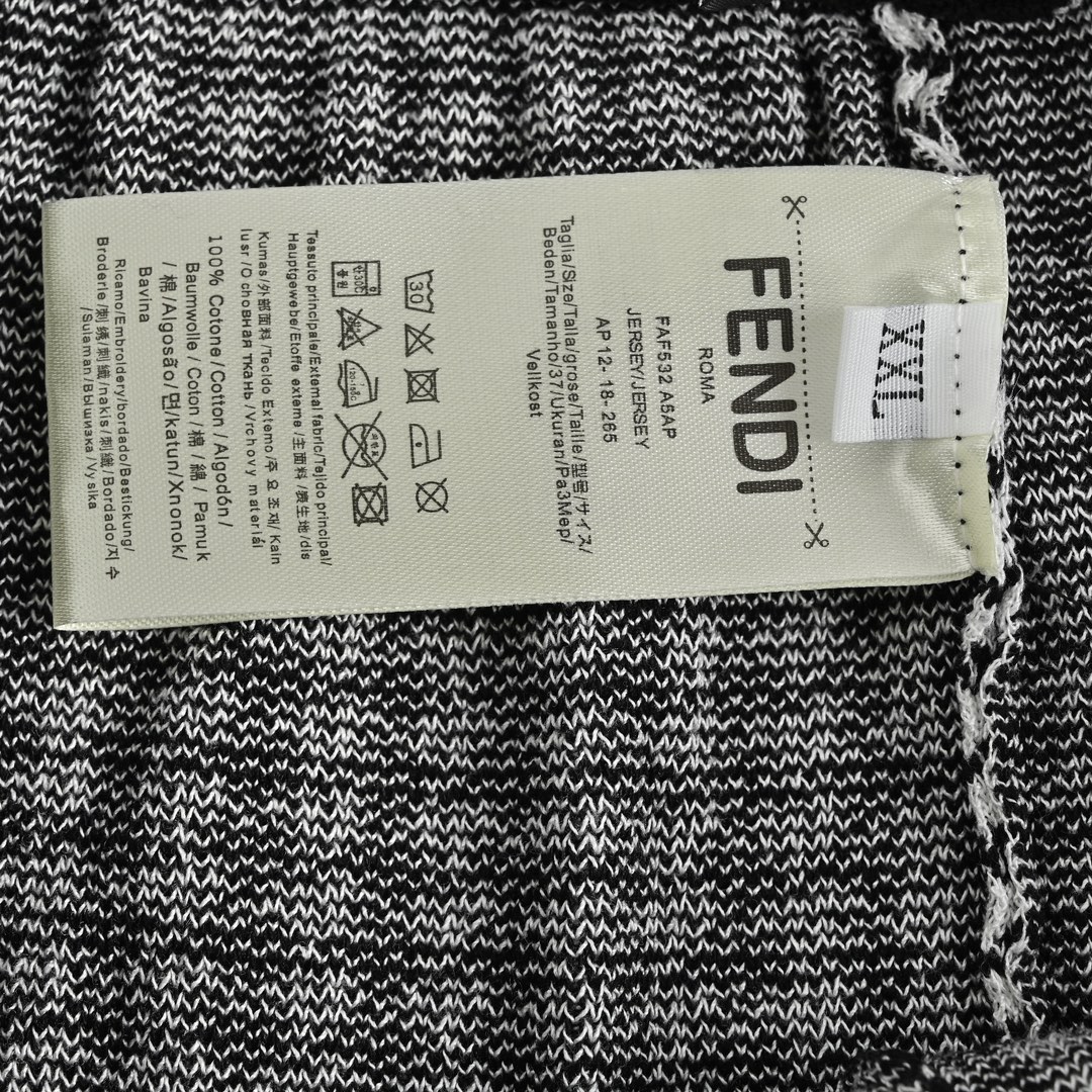 Fendi/芬迪 24ss 千鸟格侧边提花针织短裤 黑白拼色 2023SS针织短裤