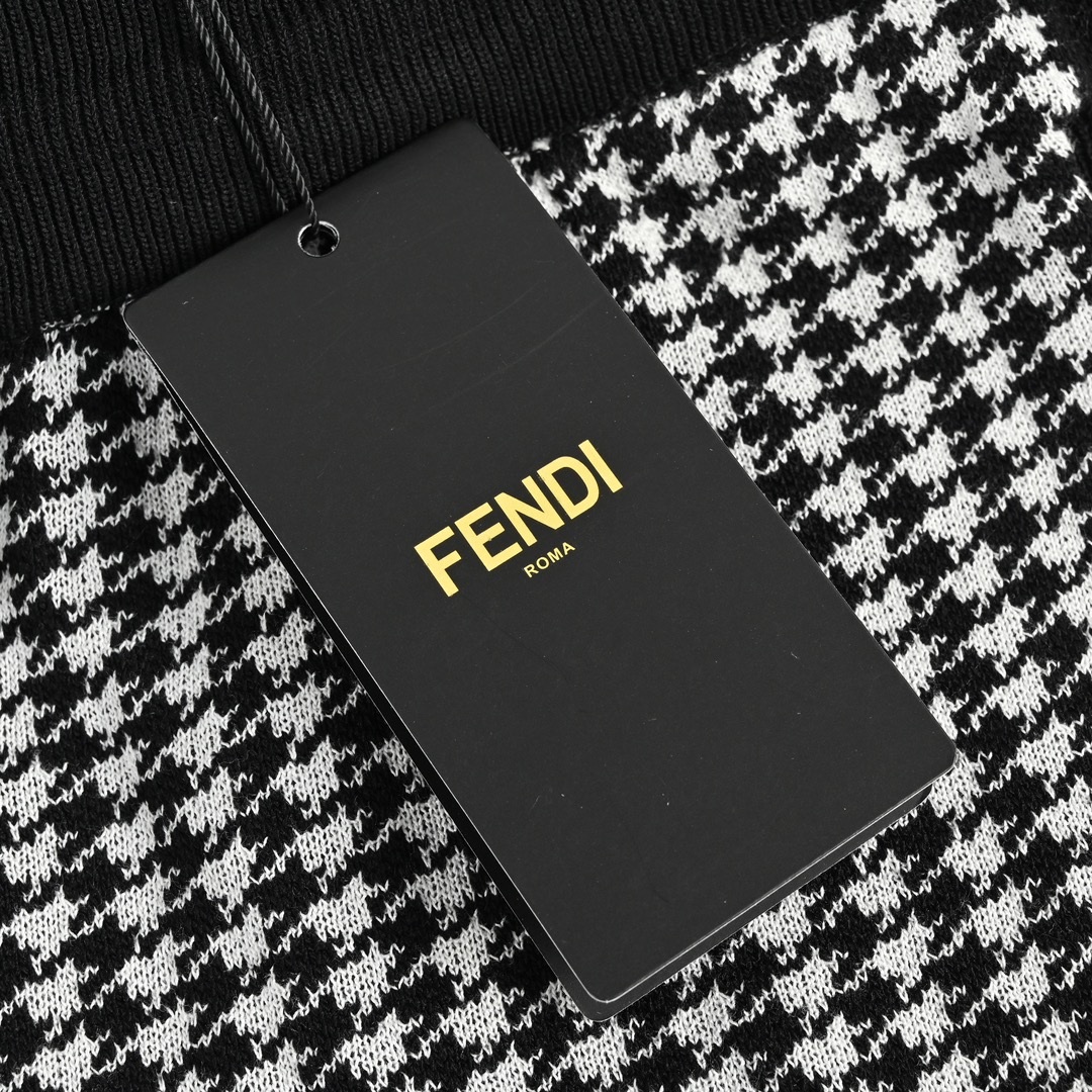 Fendi/芬迪 24ss 千鸟格侧边提花针织短裤 黑白拼色 2023SS针织短裤