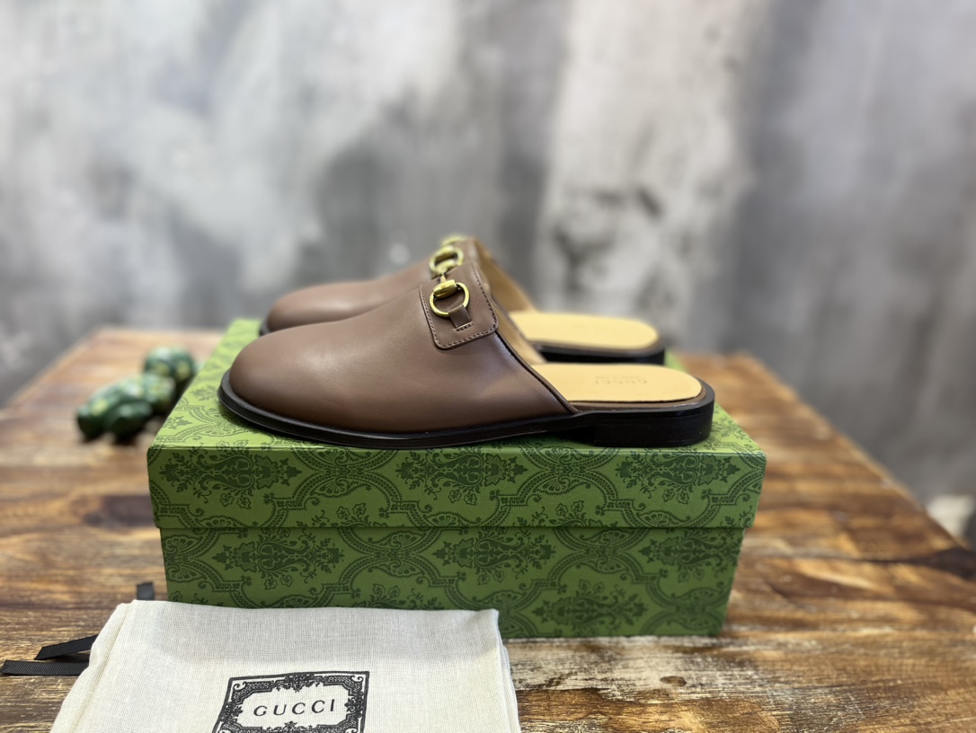 Gucci 新款男士马衔扣拖鞋