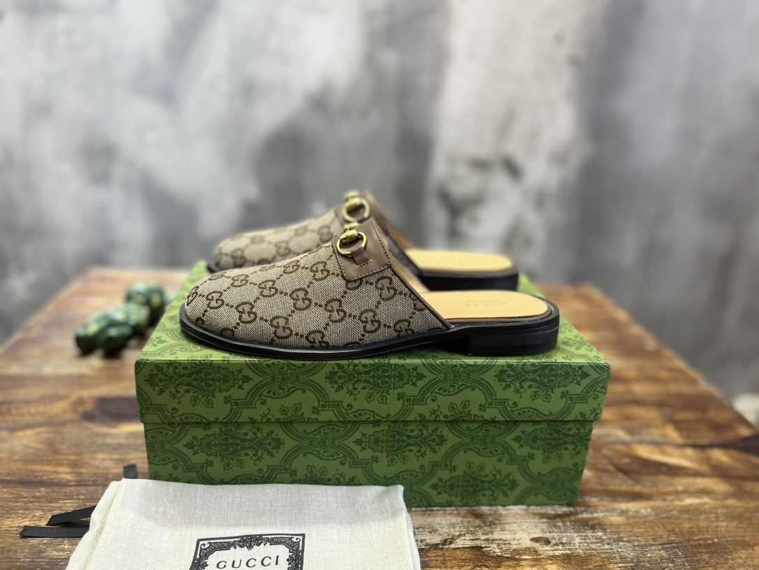 Gucci 新款男士马衔扣拖鞋