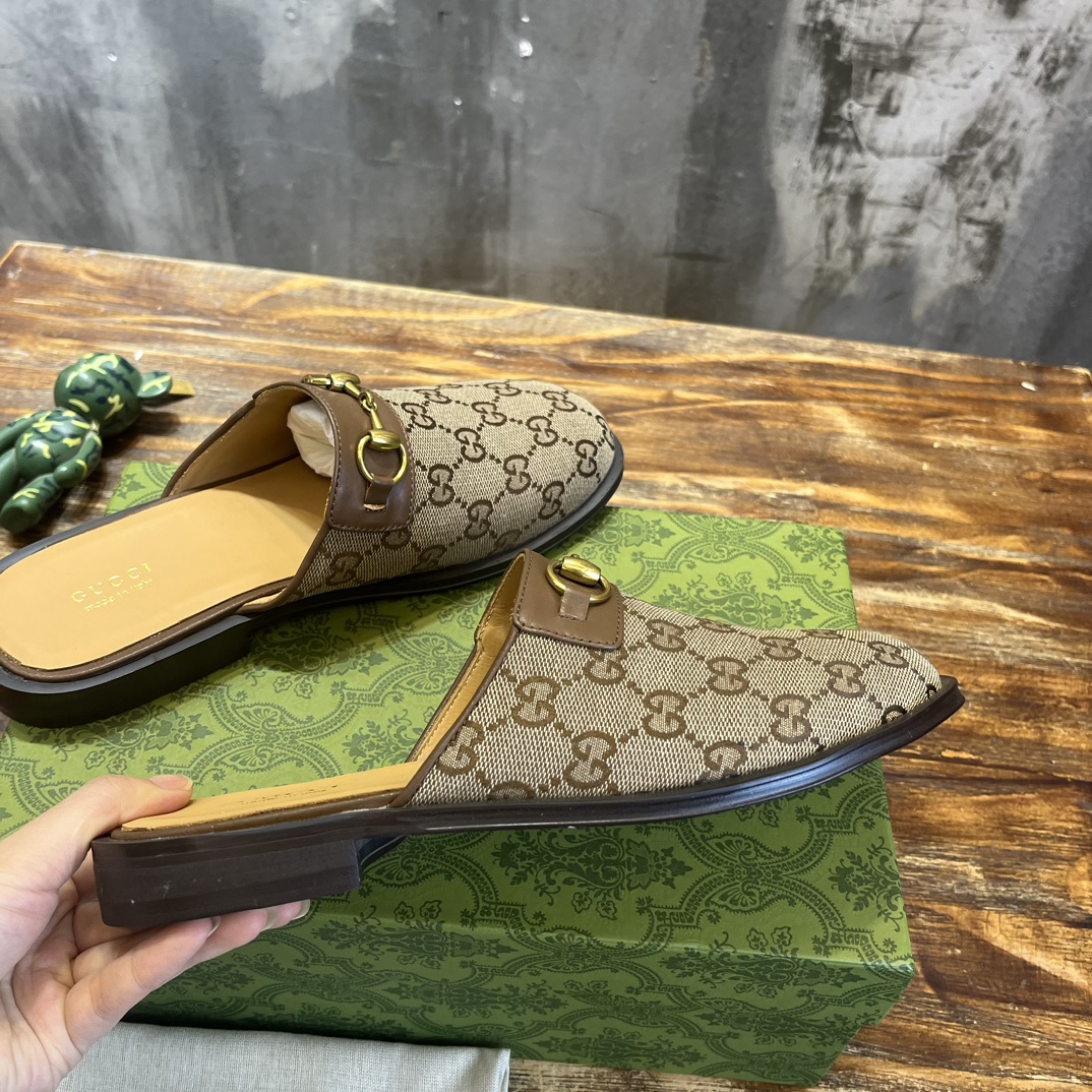 Gucci 新款男士马衔扣拖鞋