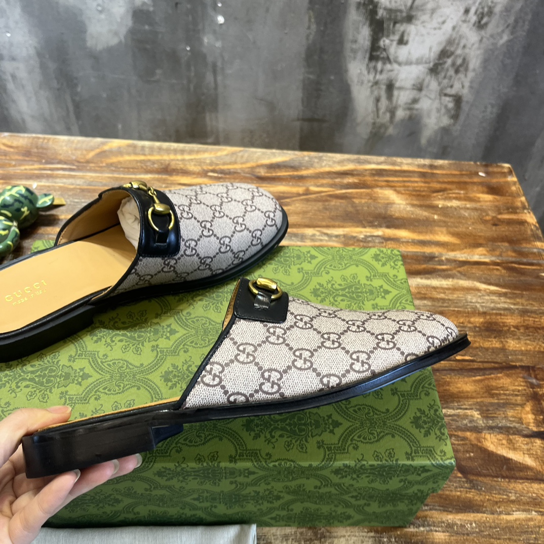 Gucci 新款男士马衔扣拖鞋