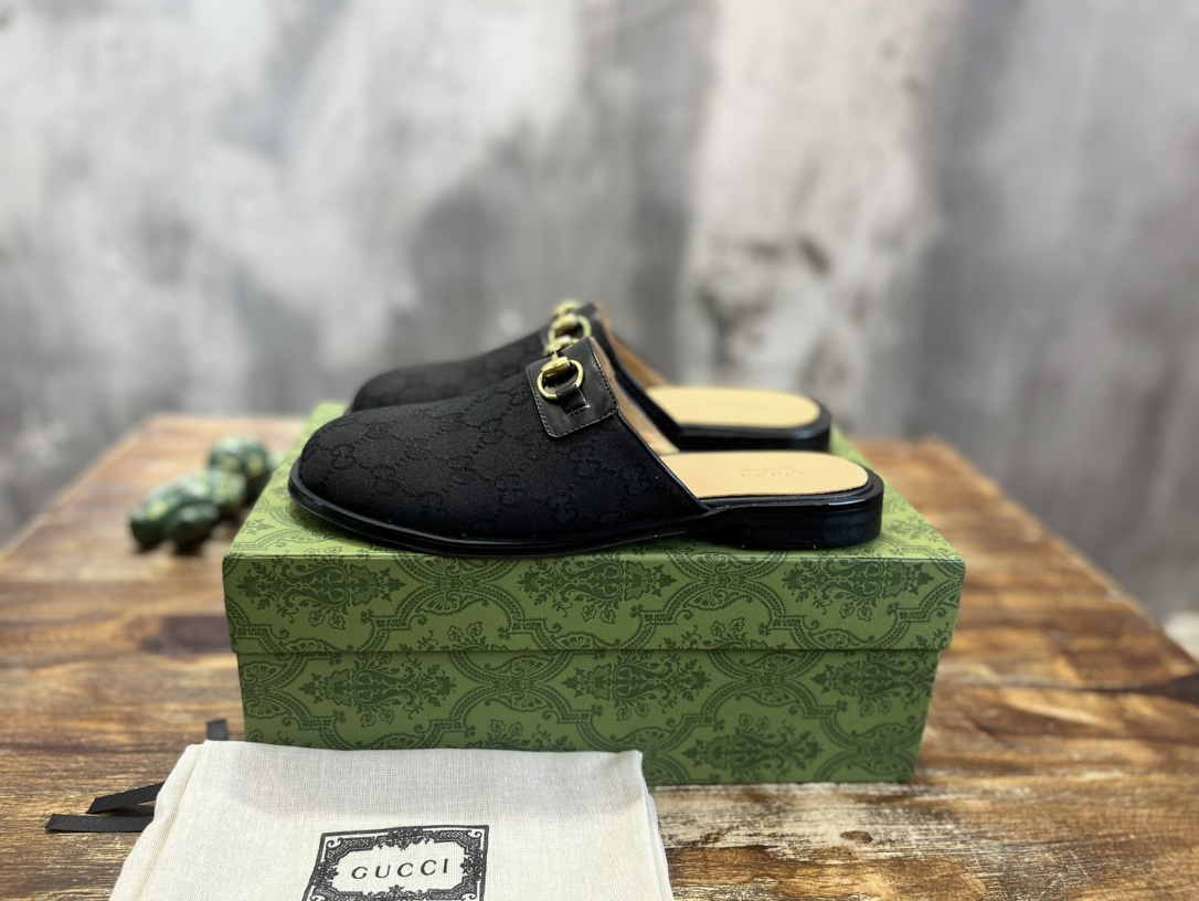 Gucci 新款男士马衔扣拖鞋