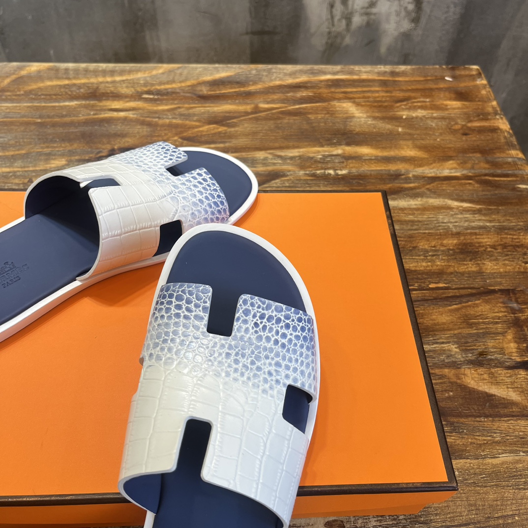 Hermès H家2023s新款男凉拖爱马仕Hermes 喜欢二舅姥爷拖鞋的一定不能错过这款拖鞋，好穿百搭又