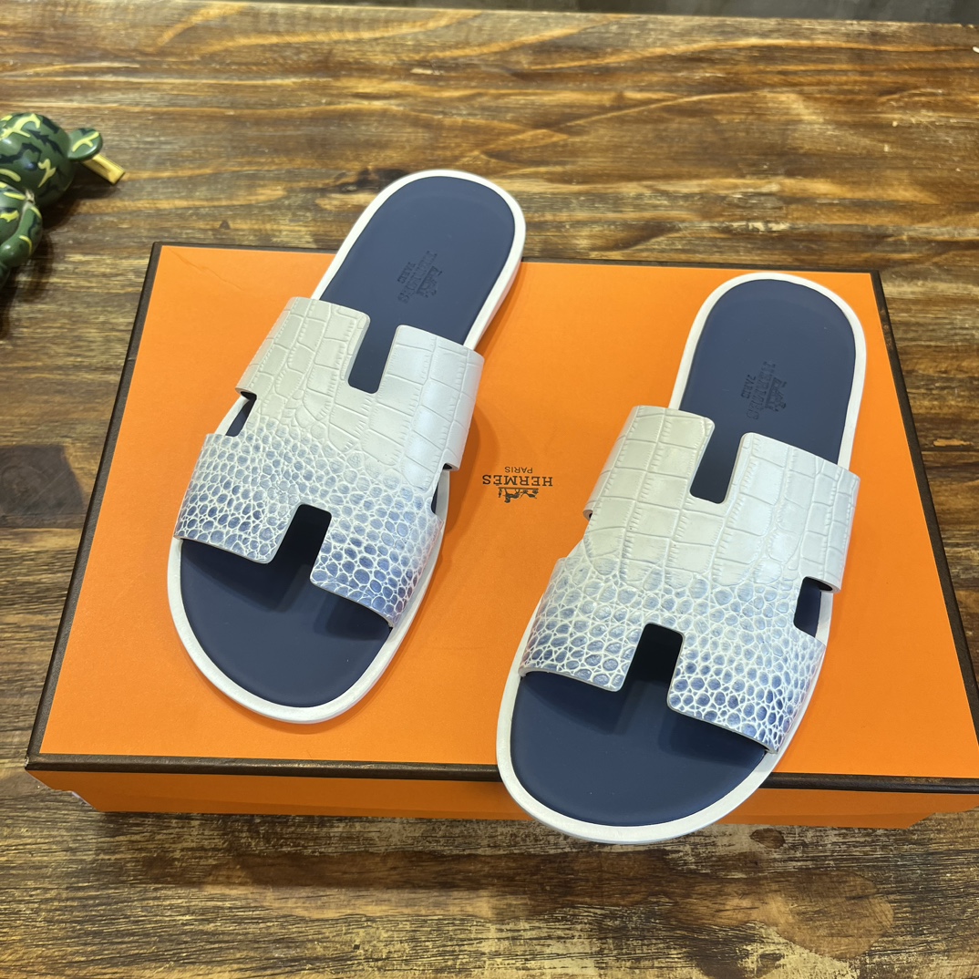 Hermès H家2023s新款男凉拖爱马仕Hermes 喜欢二舅姥爷拖鞋的一定不能错过这款拖鞋，好穿百搭又