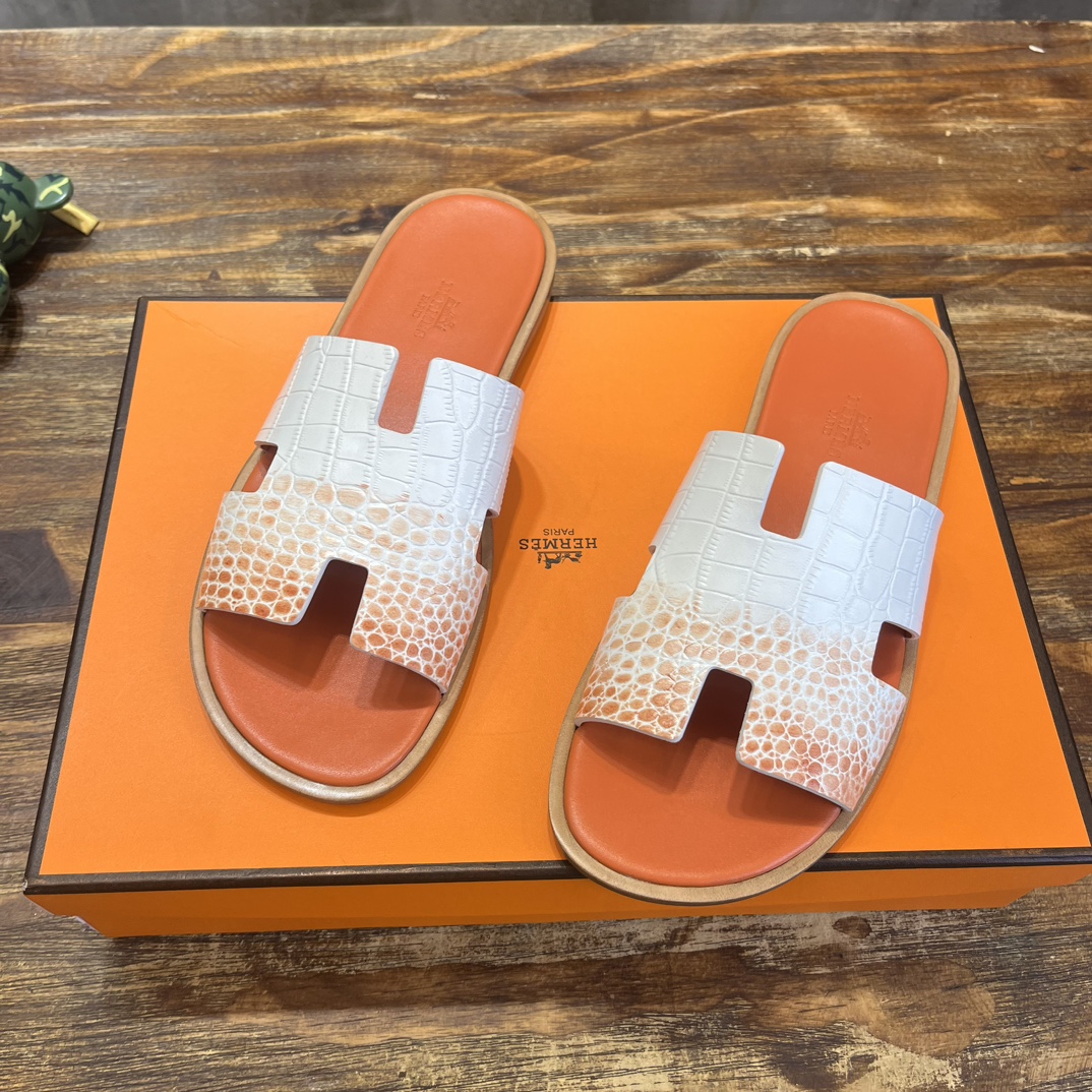 Hermès H家2023s新款男凉拖爱马仕Hermes 喜欢二舅姥爷拖鞋的一定不能错过这款拖鞋，好穿百搭又