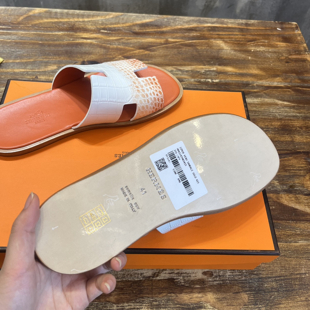 Hermès H家2023s新款男凉拖爱马仕Hermes 喜欢二舅姥爷拖鞋的一定不能错过这款拖鞋，好穿百搭又