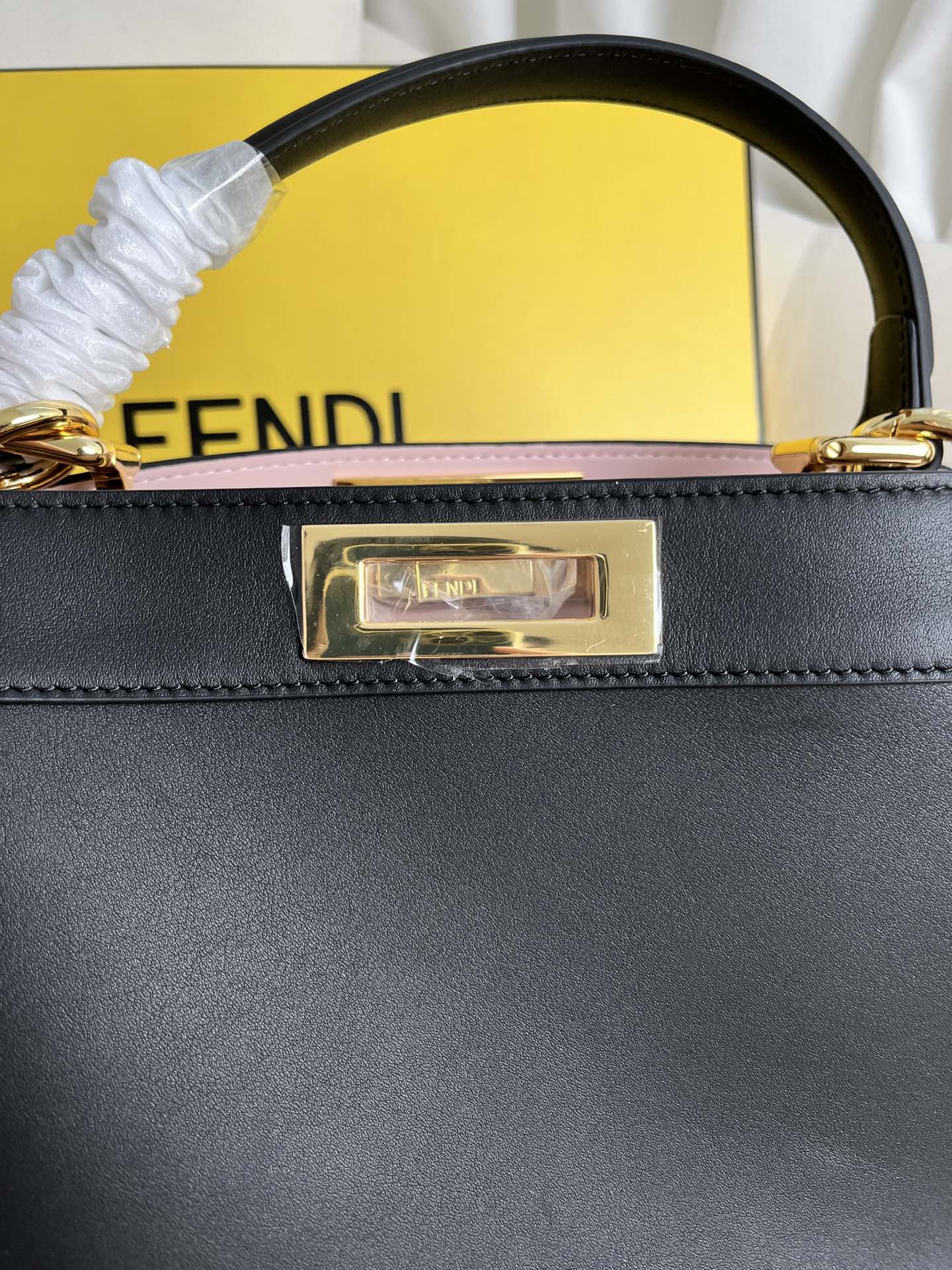 Fendi Peekaboo ISeeU Medium Black Leather Handbag with Iconic Twist Lock 5 i1684150445 2866 3