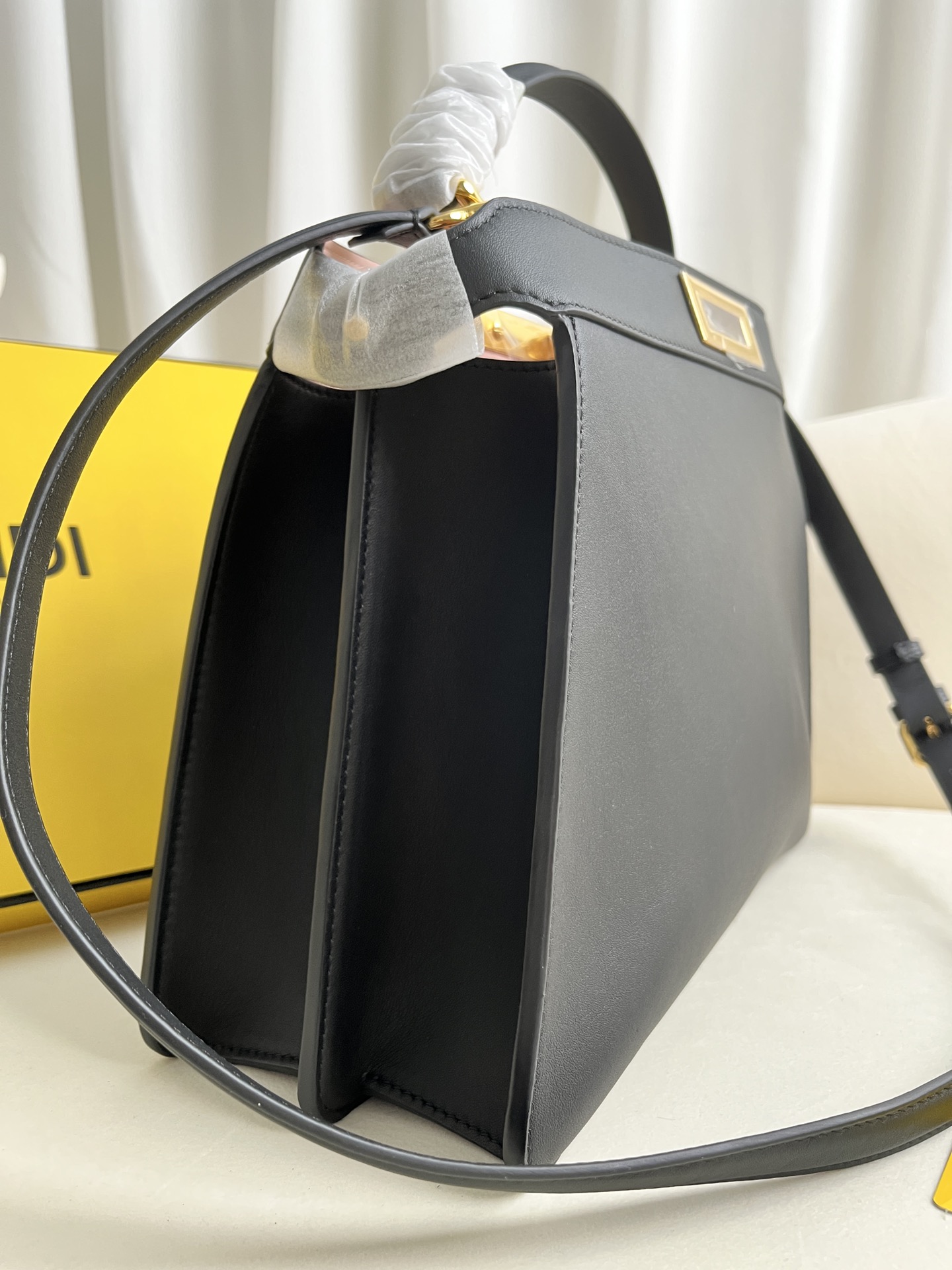 Fendi Peekaboo ISeeU Medium Black Leather Handbag with Iconic Twist Lock 3 i1684150445 8742 1