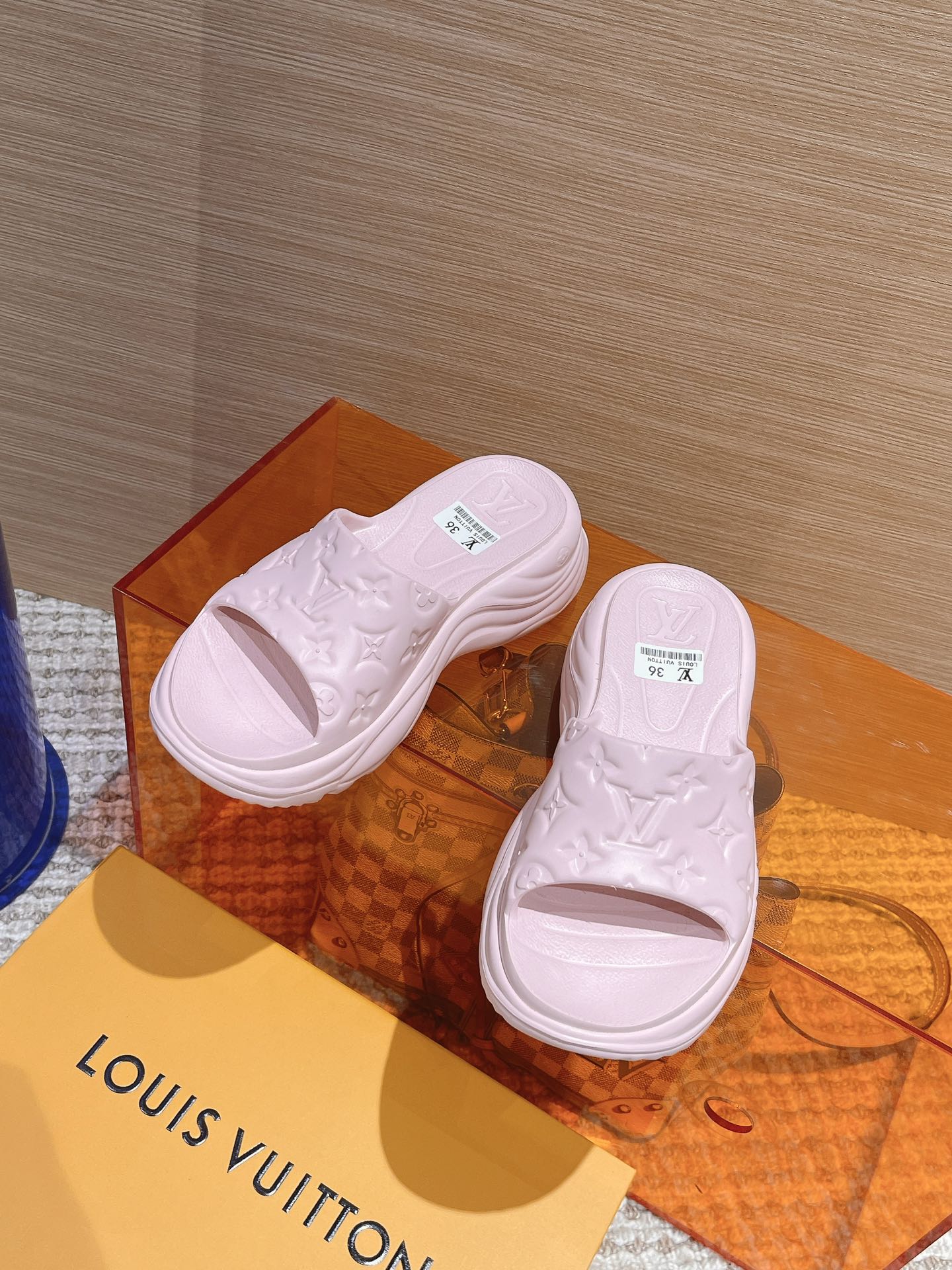 Louis Vuitton LV 2023夏季新款 Monogram浮雕厚底拖鞋
